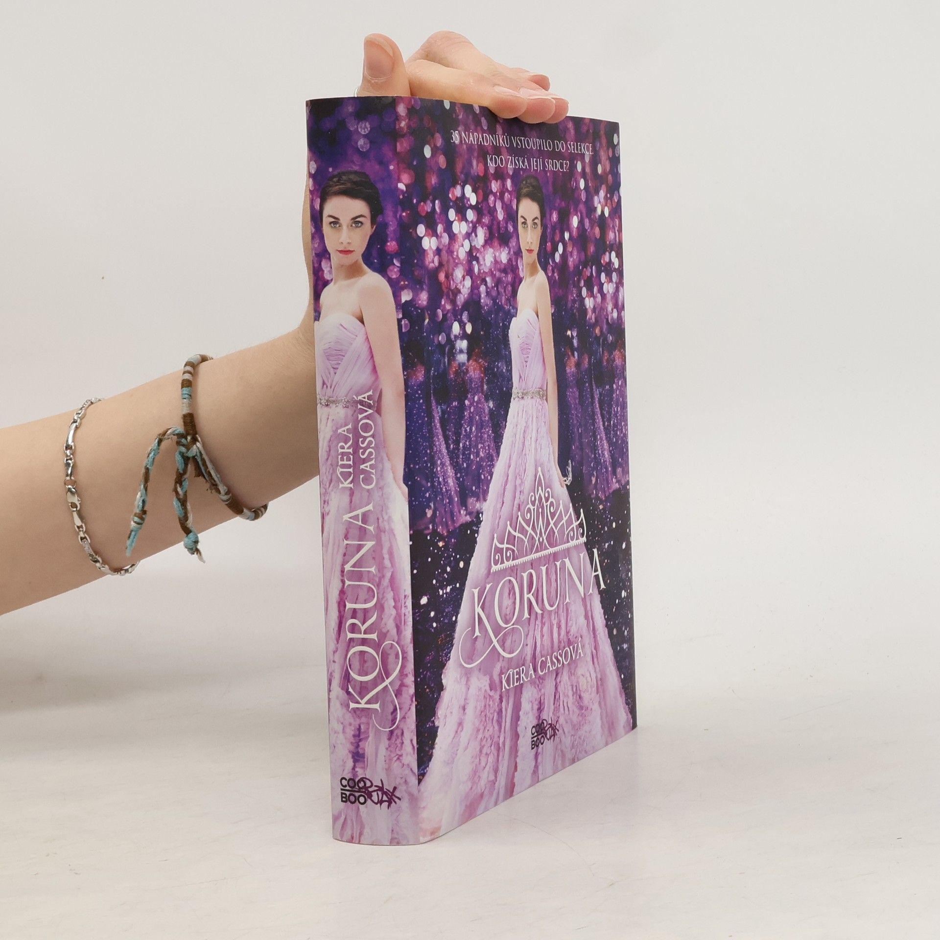 Kiera Cass Koruna