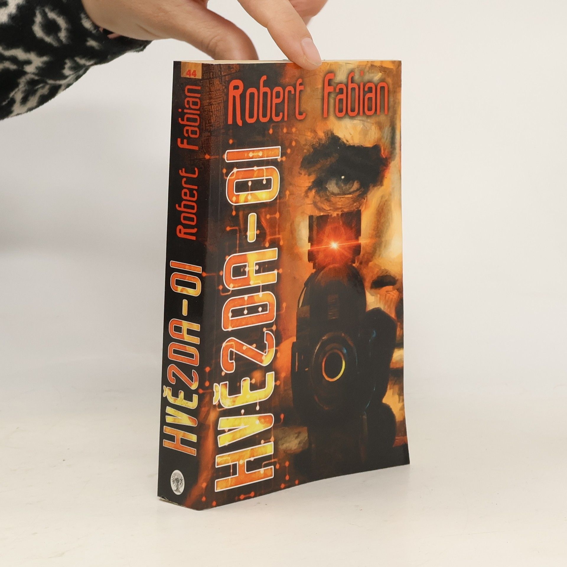 Robert Fabian Hvězda-01