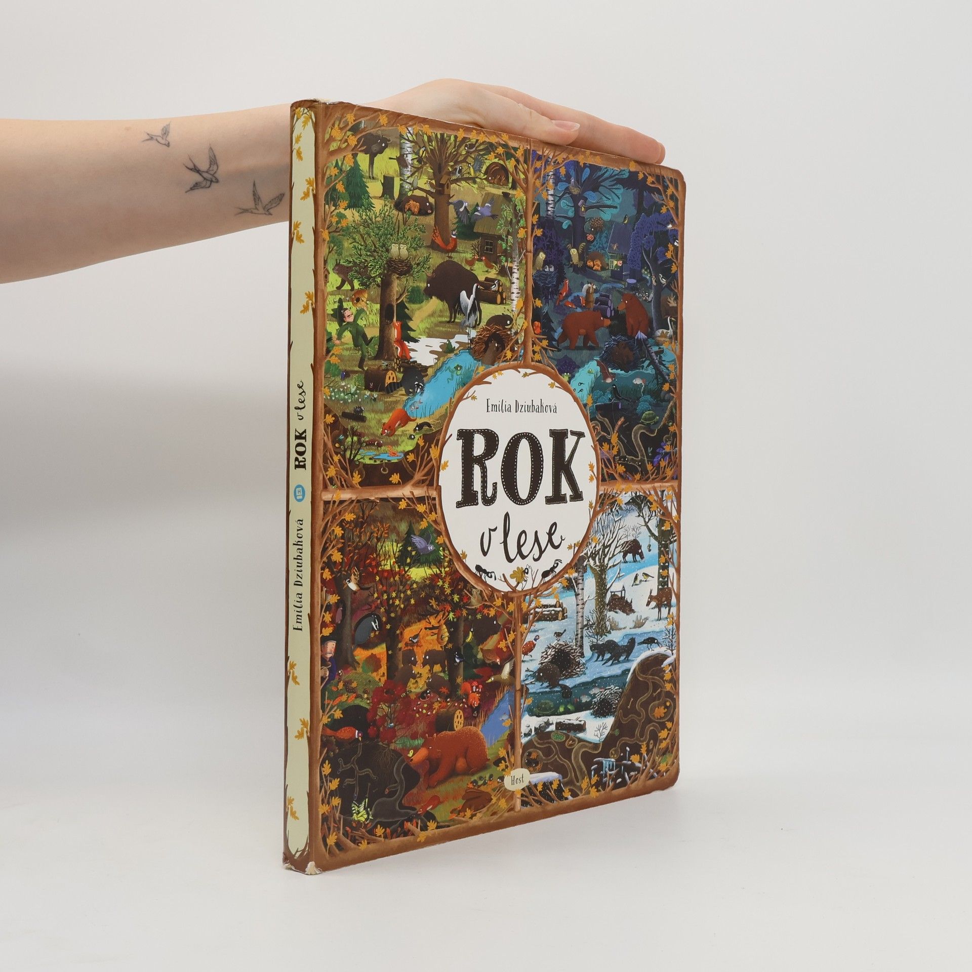Emilia Dziubak Rok v lese
