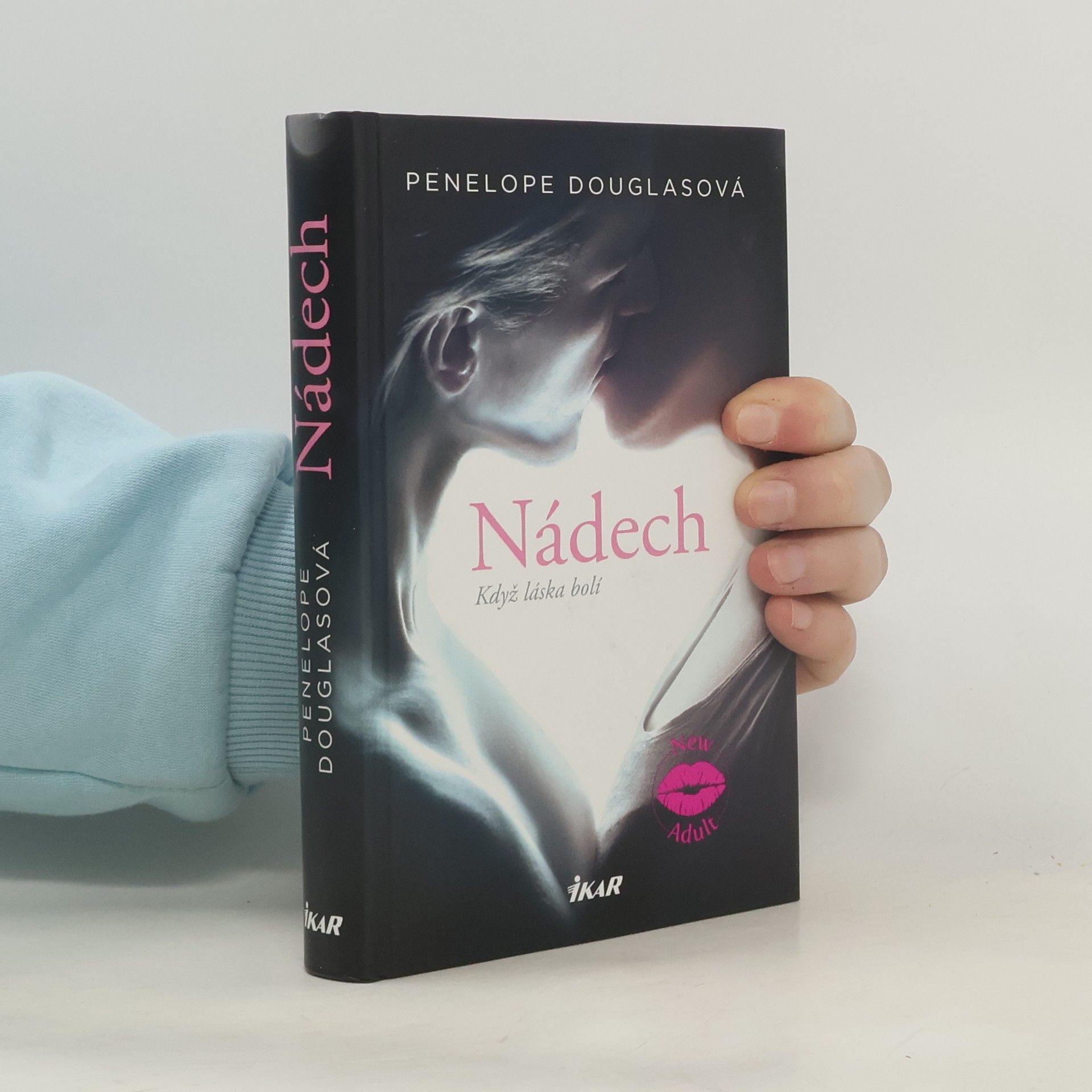 Penelope Douglas Nádech