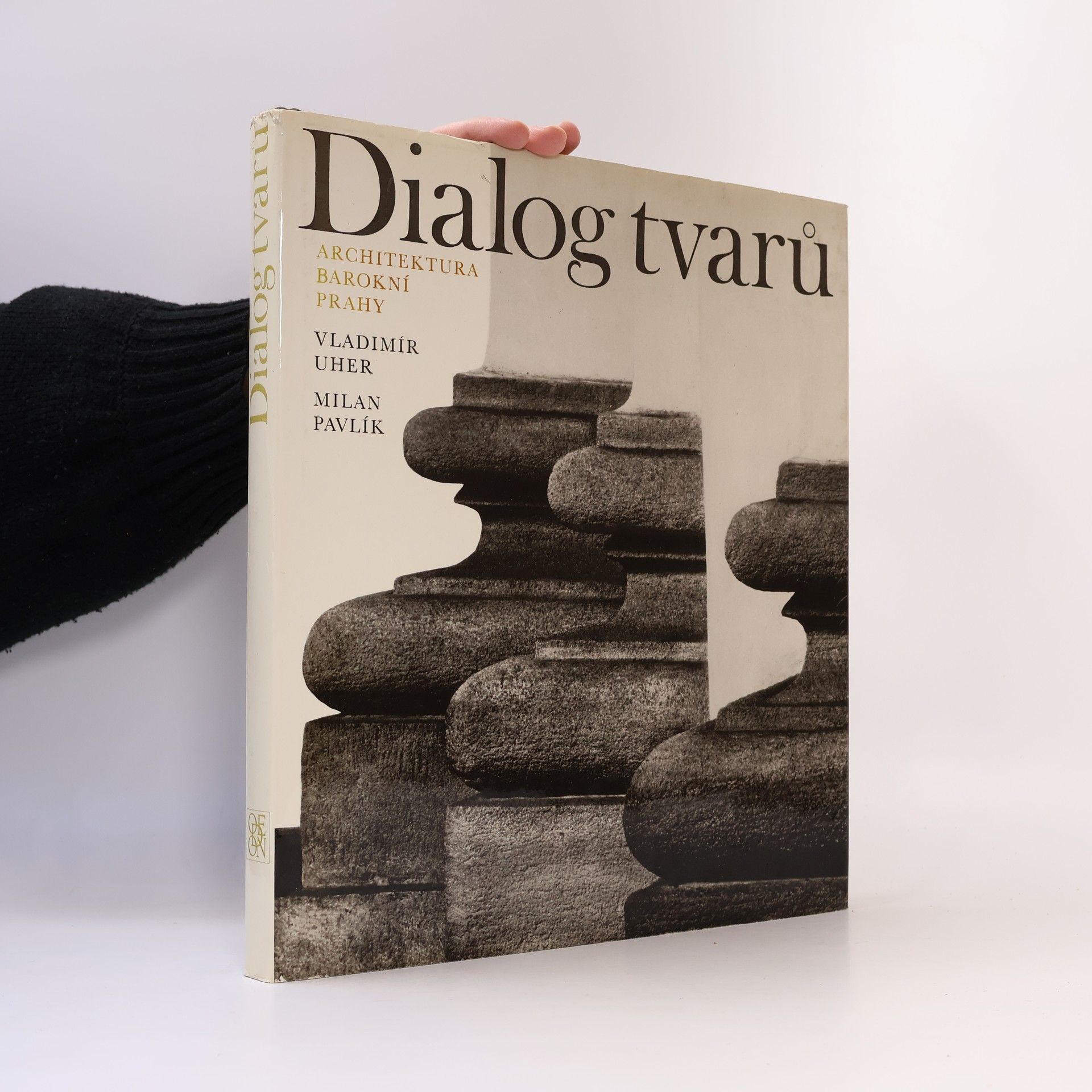 Vladimír Uher Dialog tvarů. Architektura barokní Prahy