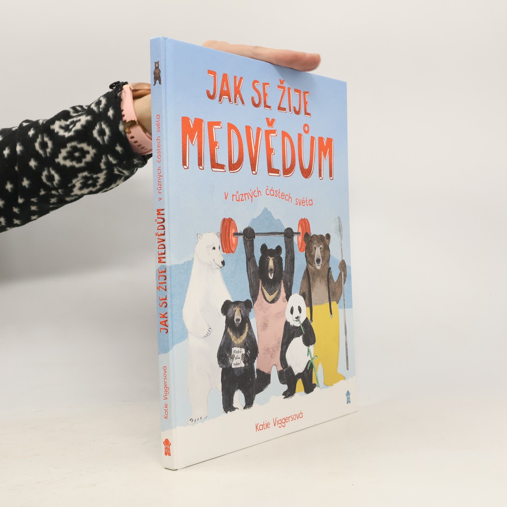 Katie Viggers Jak se žije medvědům v různých částech světa