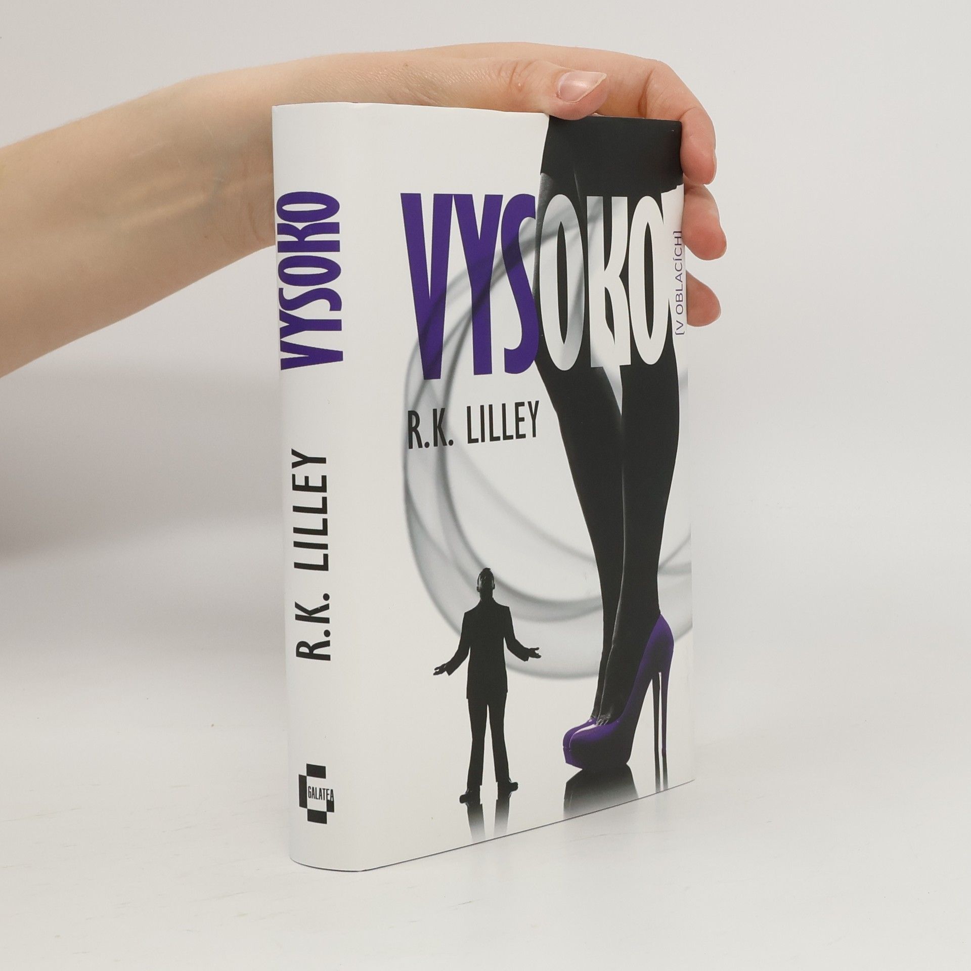 R. K. Lilley Vysoko (v oblacích)