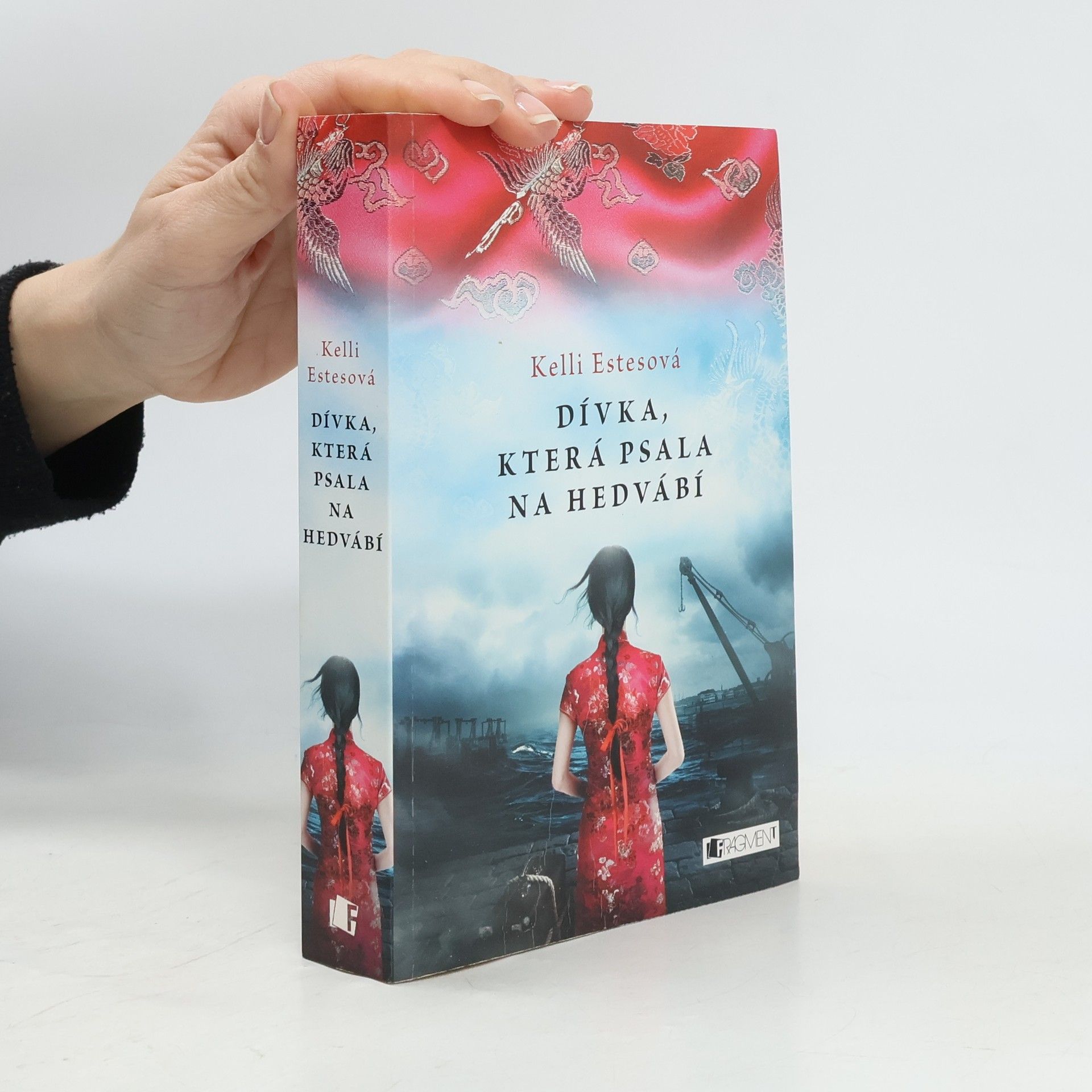 Kelli Estes Dívka, která psala na hedvábí