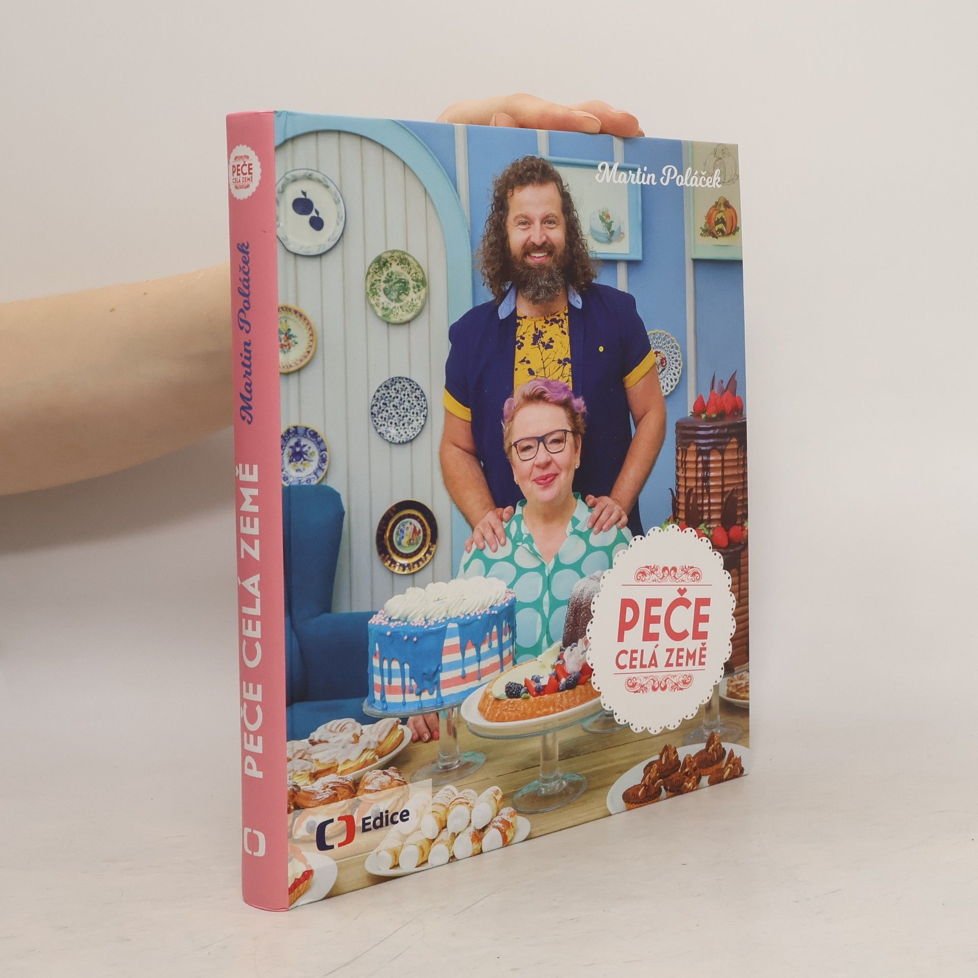 Martin Poláček Peče celá země