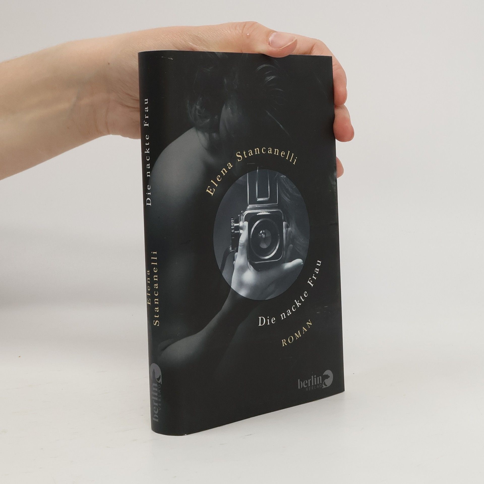 Elena Stancanelli Die nackte Frau
