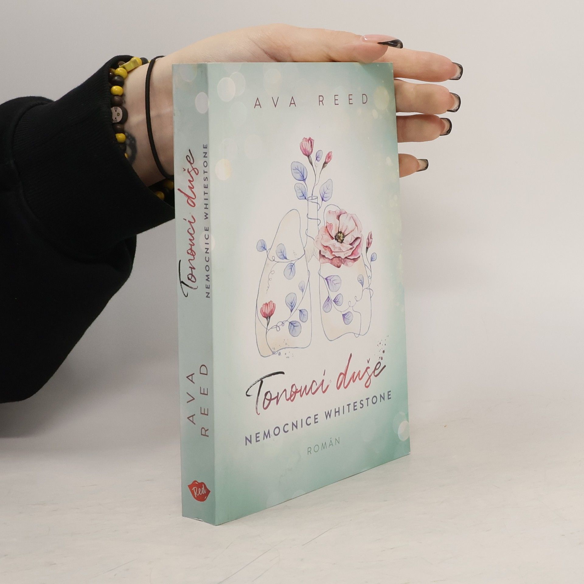 Ava Reed Nemocnice Whitestone. Tonoucí duše