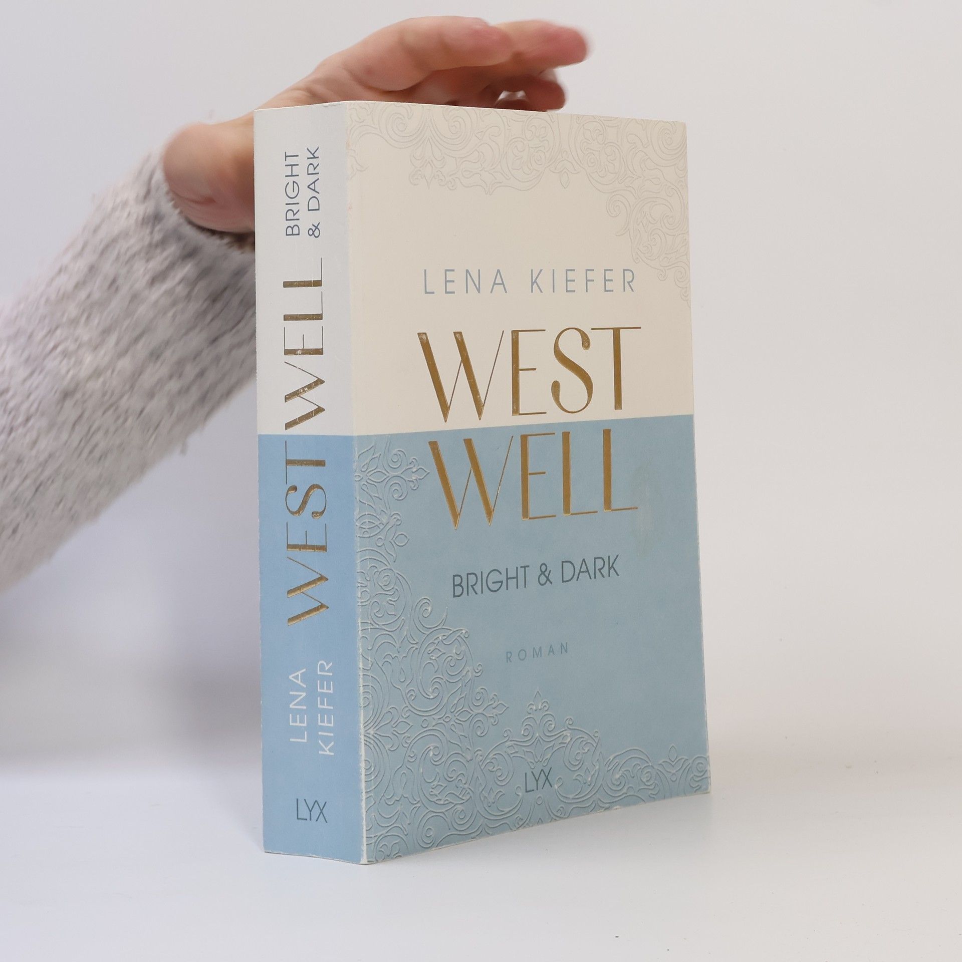 Lena Kiefer Westwell. Bright & Dark