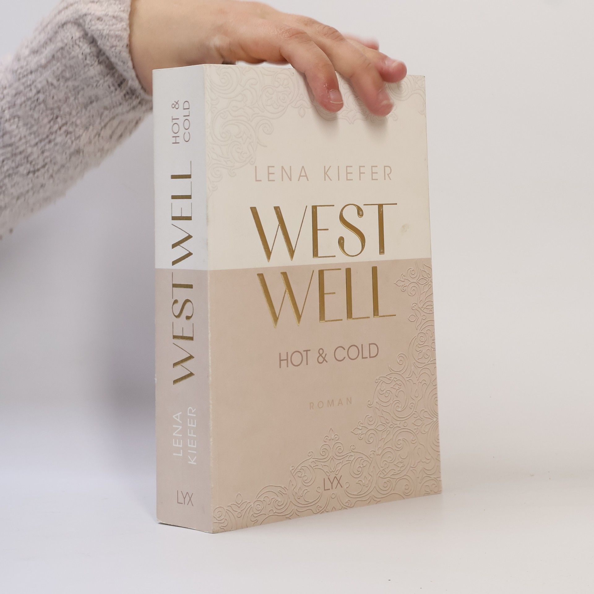 Lena Kiefer Westwell - Hot & Cold