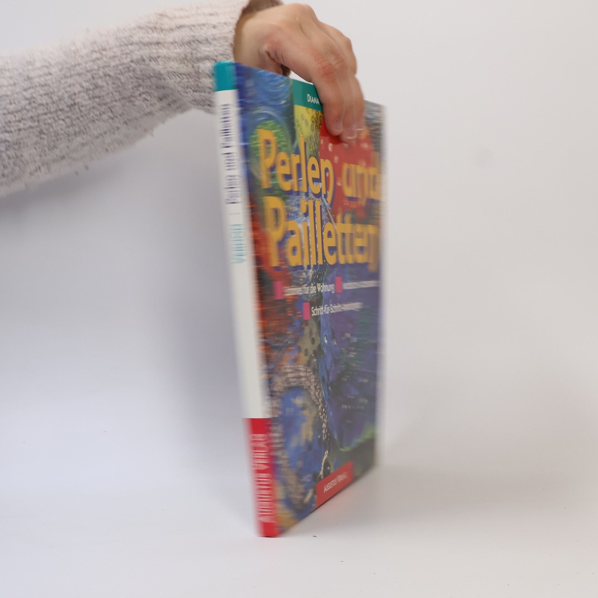 Diana Vernon Perlen und Pailletten