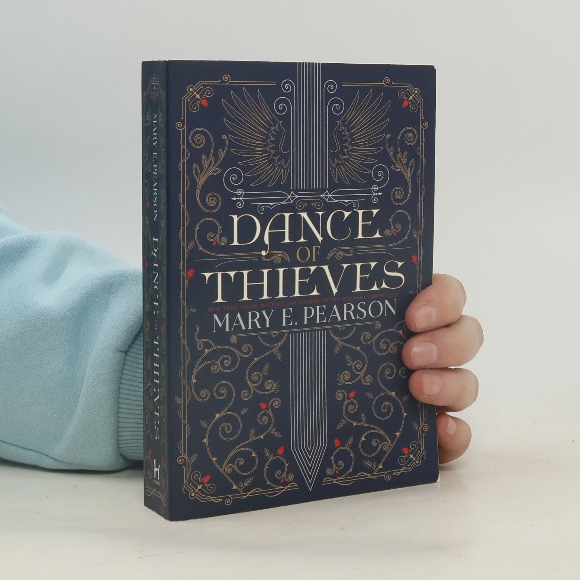 Mary E. Pearson Dance of thieves