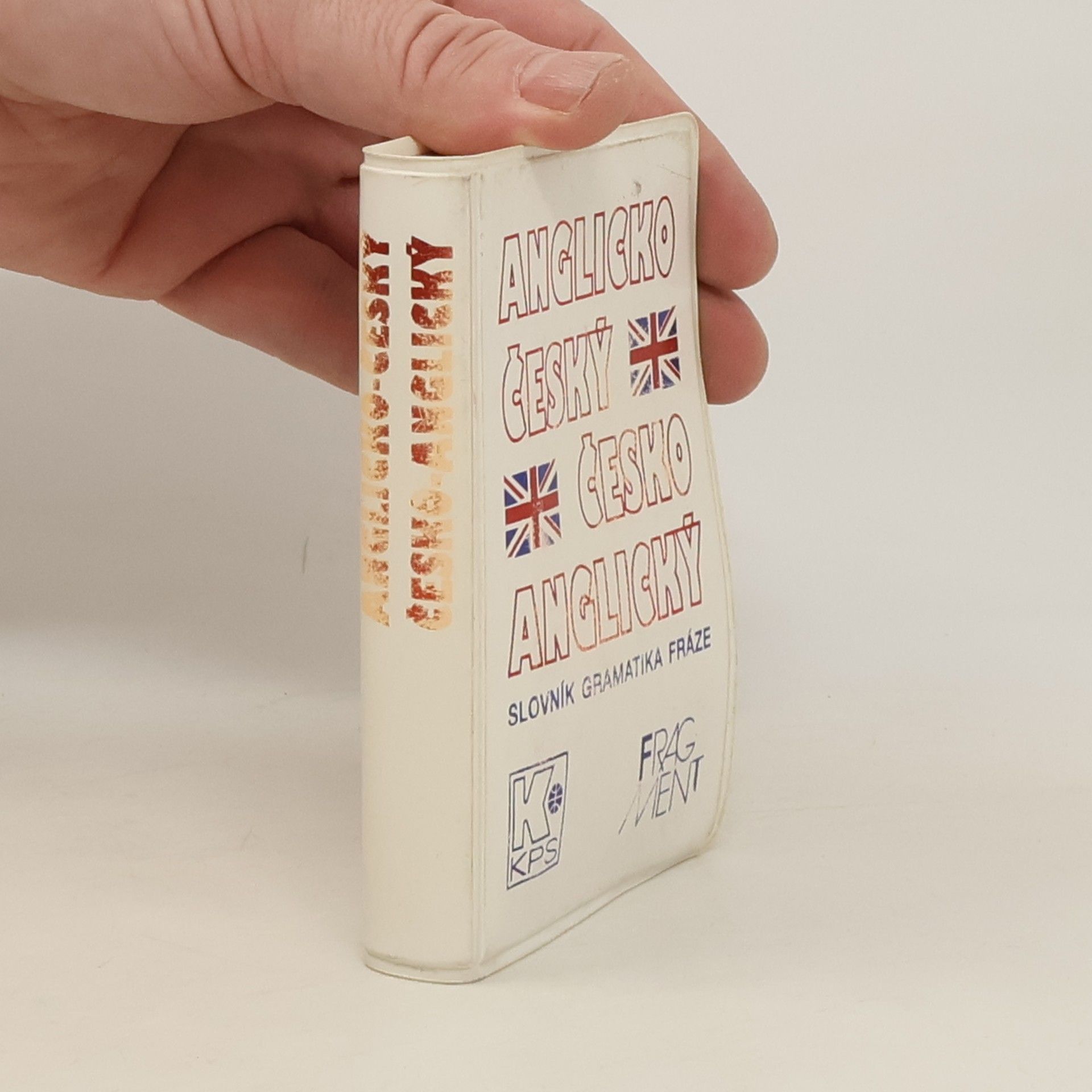 Martin Knezovič Kapesní anglicko-český, česko-anglický slovník