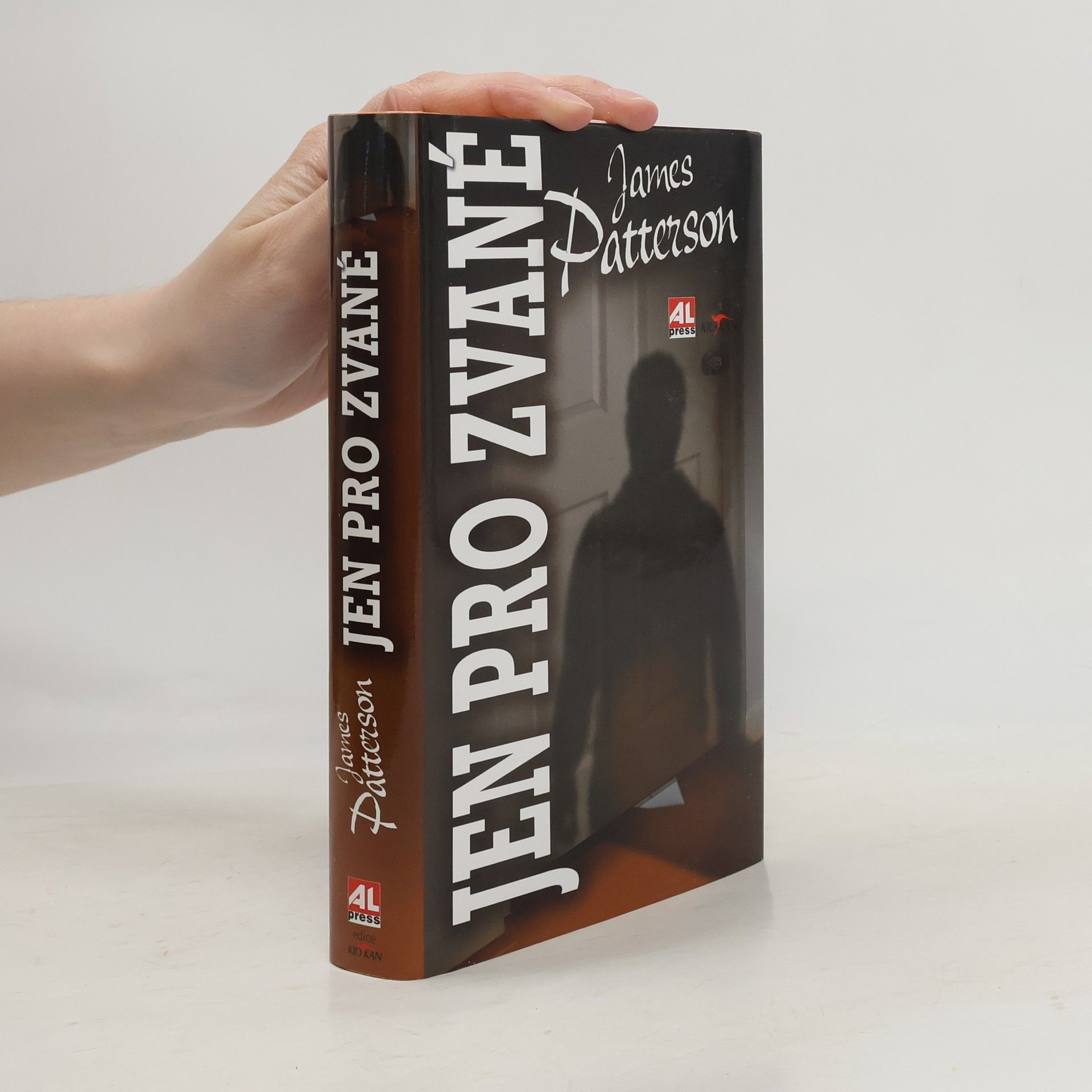 James Patterson Jen pro zvané