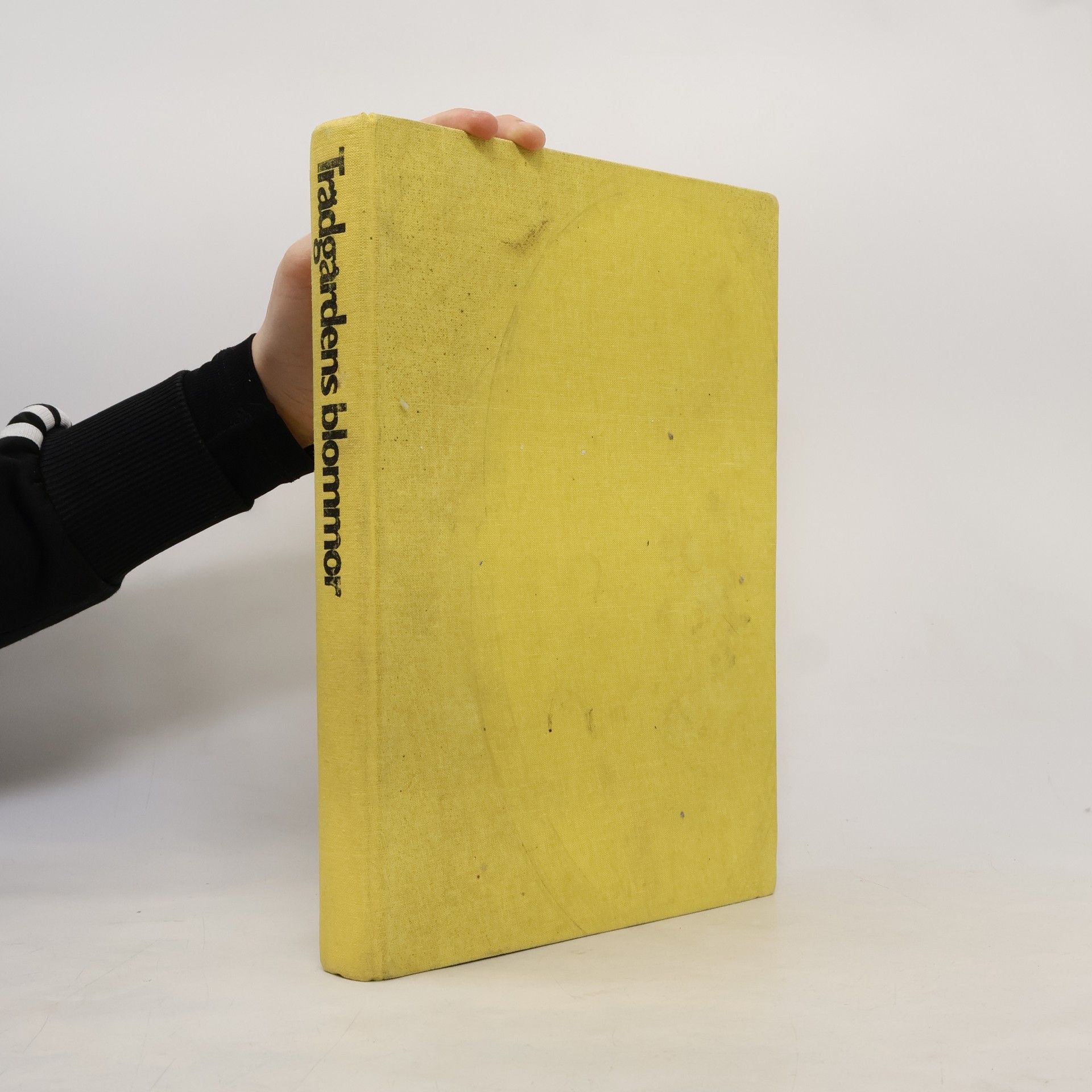 Vladimír Mölzer Tidens stora bok om trädgårdens blommor