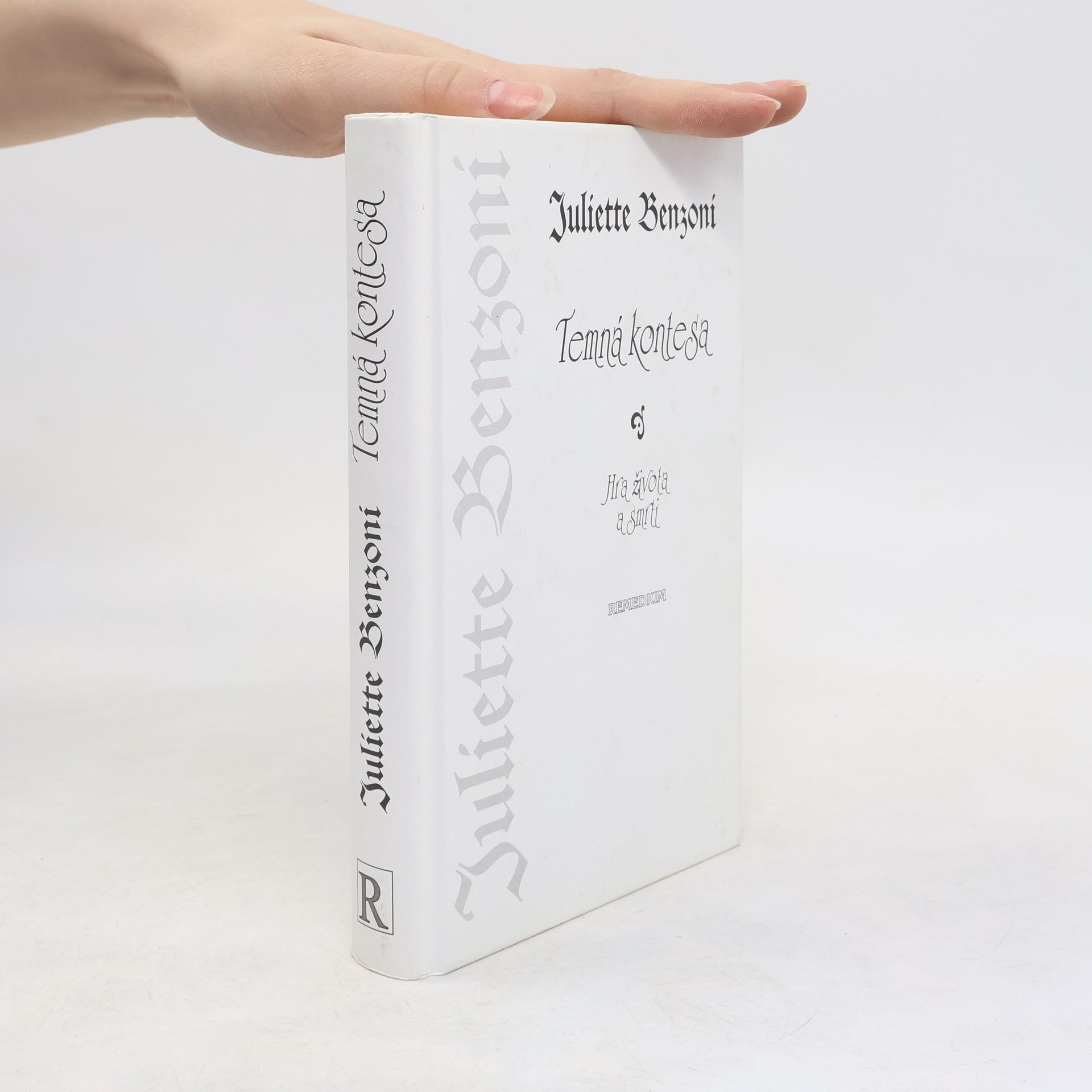 Juliette Benzoni Temná kontesa