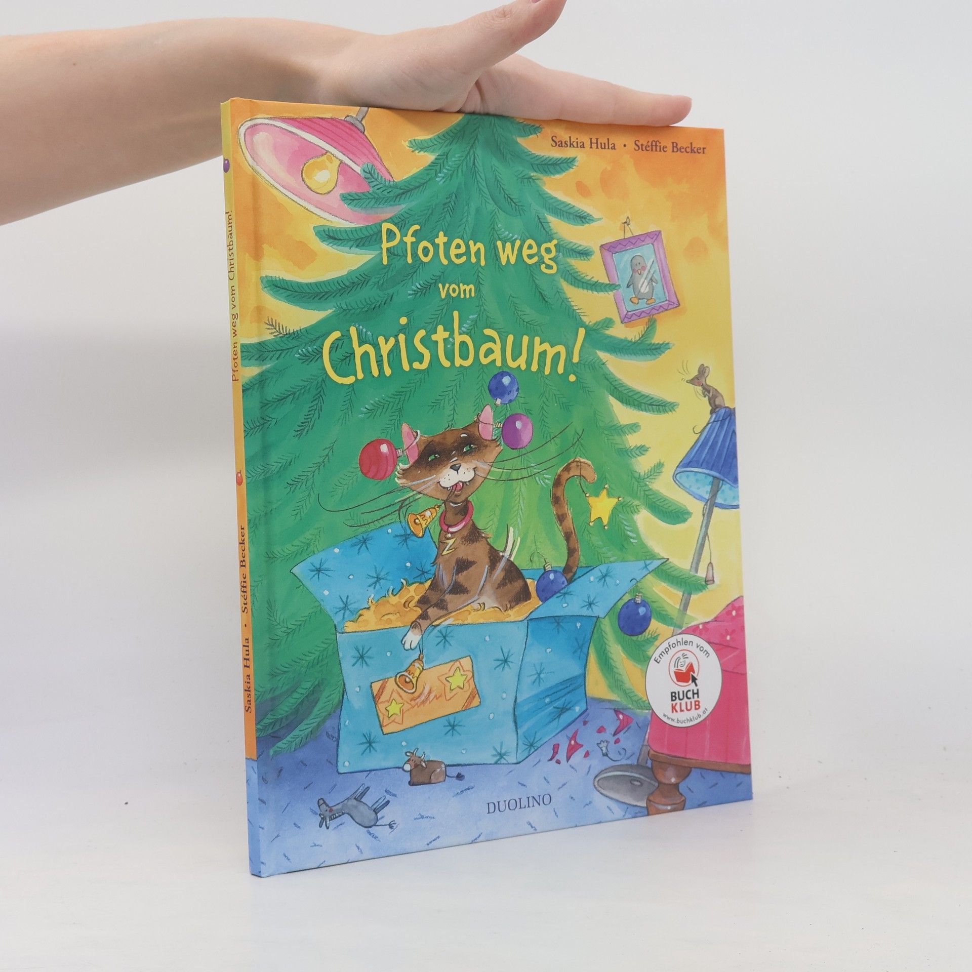 Saskia Hula Pfoten weg vom Christbaum!