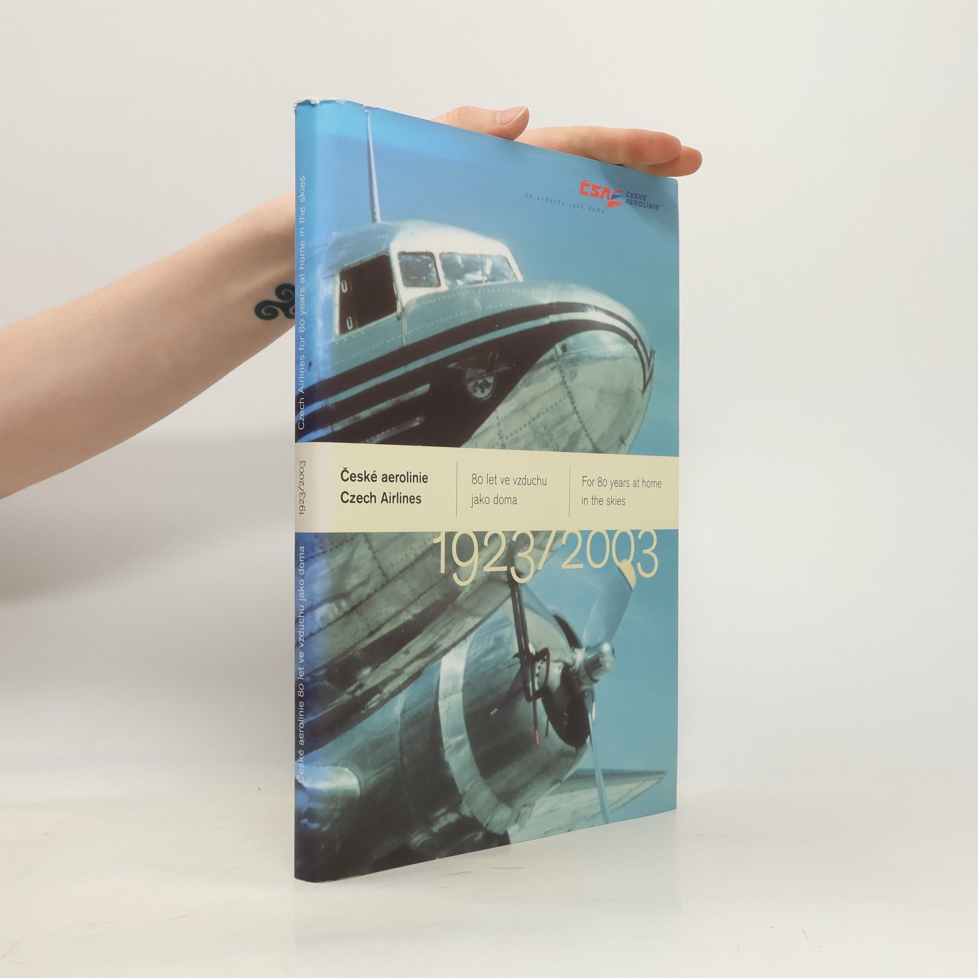 Autorenkollektiv České aerolinie. 80 let ve vzduchu jako doma