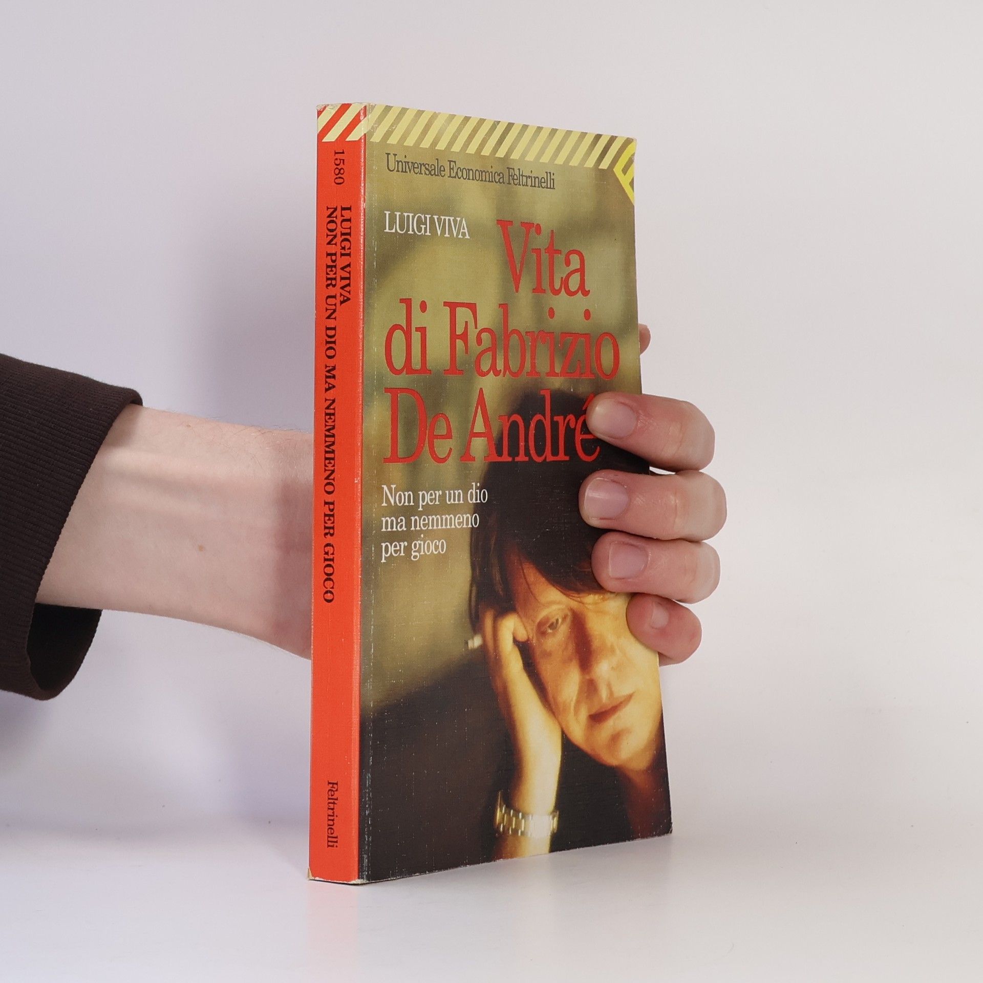 Luigi Viva Non per un dio ma nemmeno per gioco