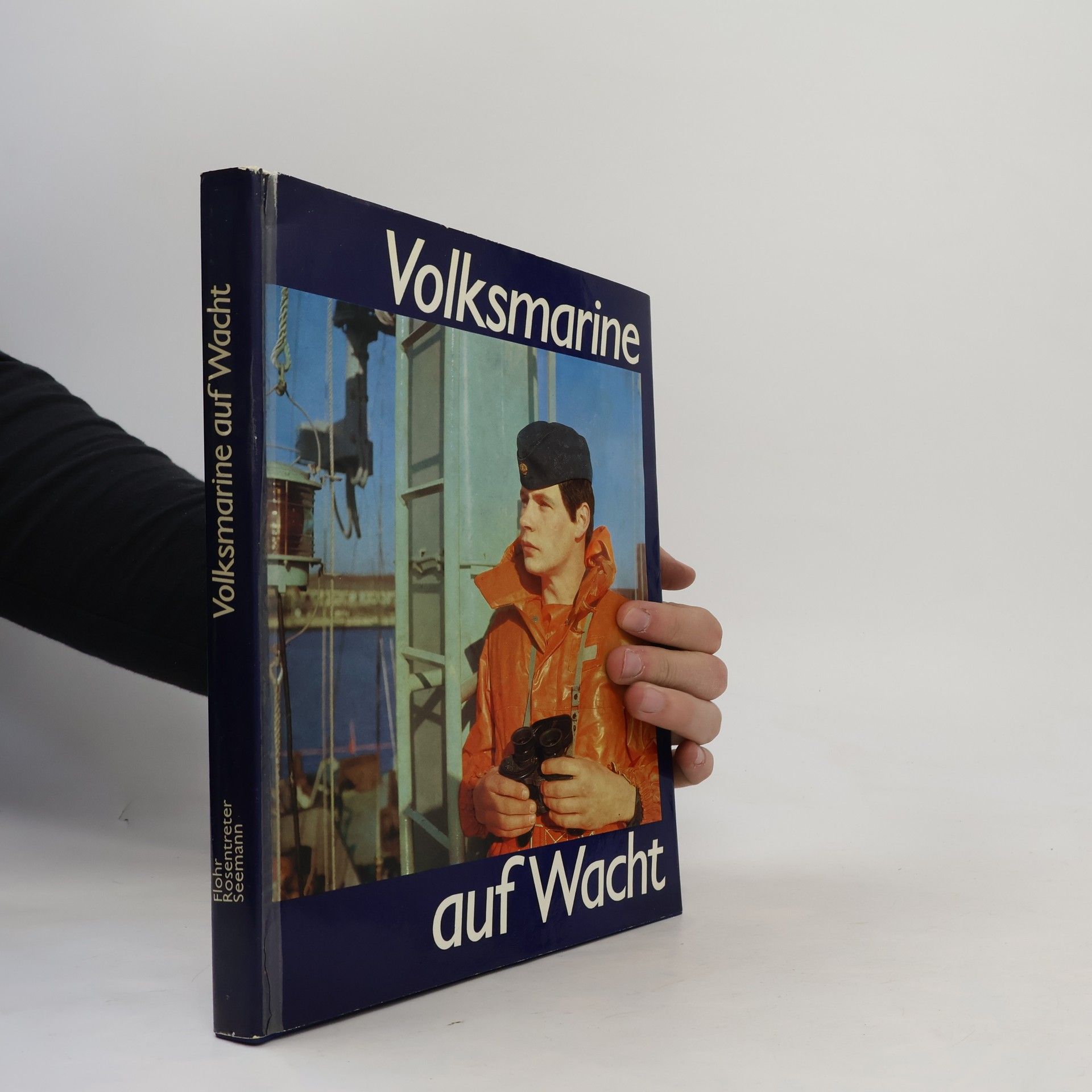 Collectif d'auteurs Volksmarine auf Wacht