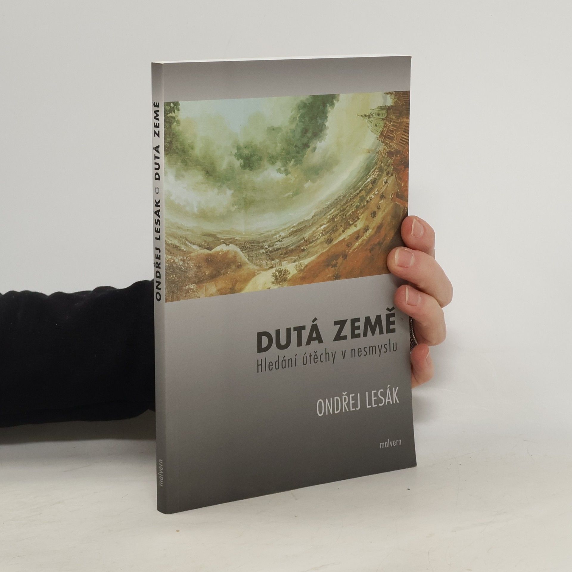 Ondřej Lesák Dutá země