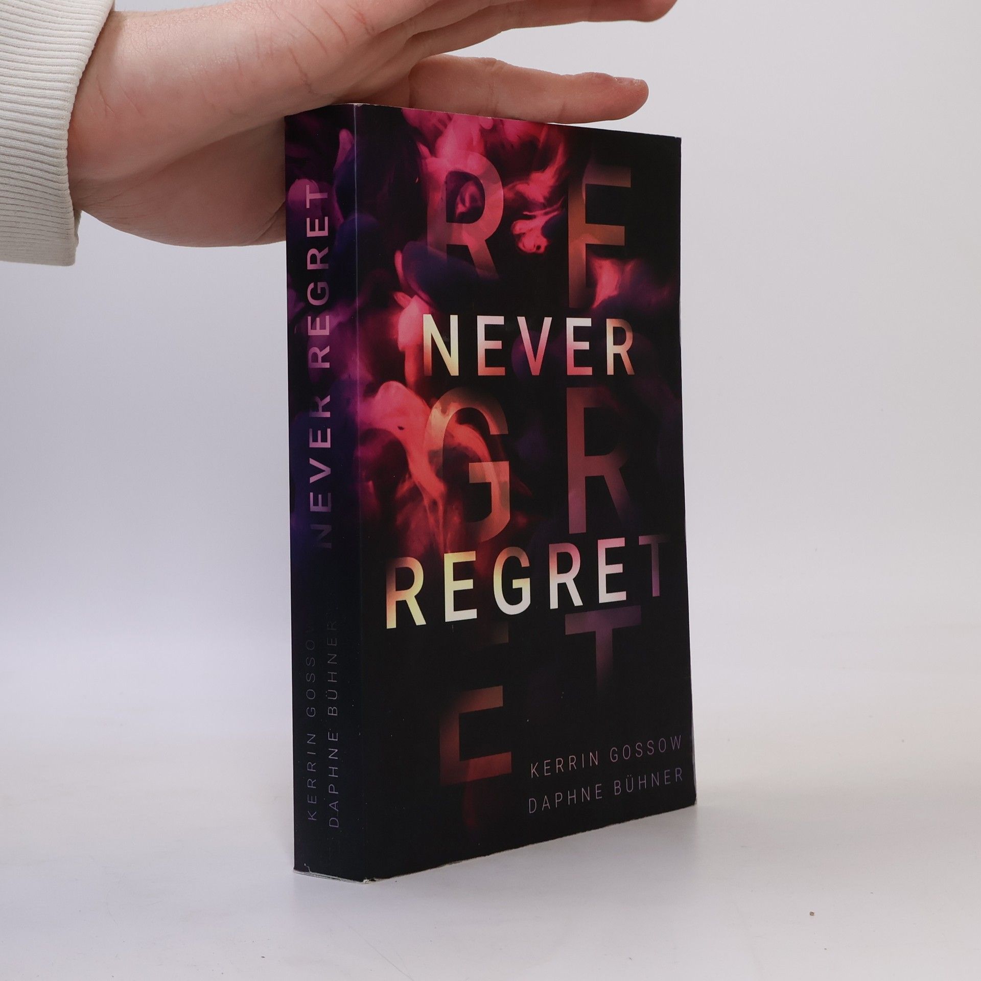 Daphne Bühner Never Regret