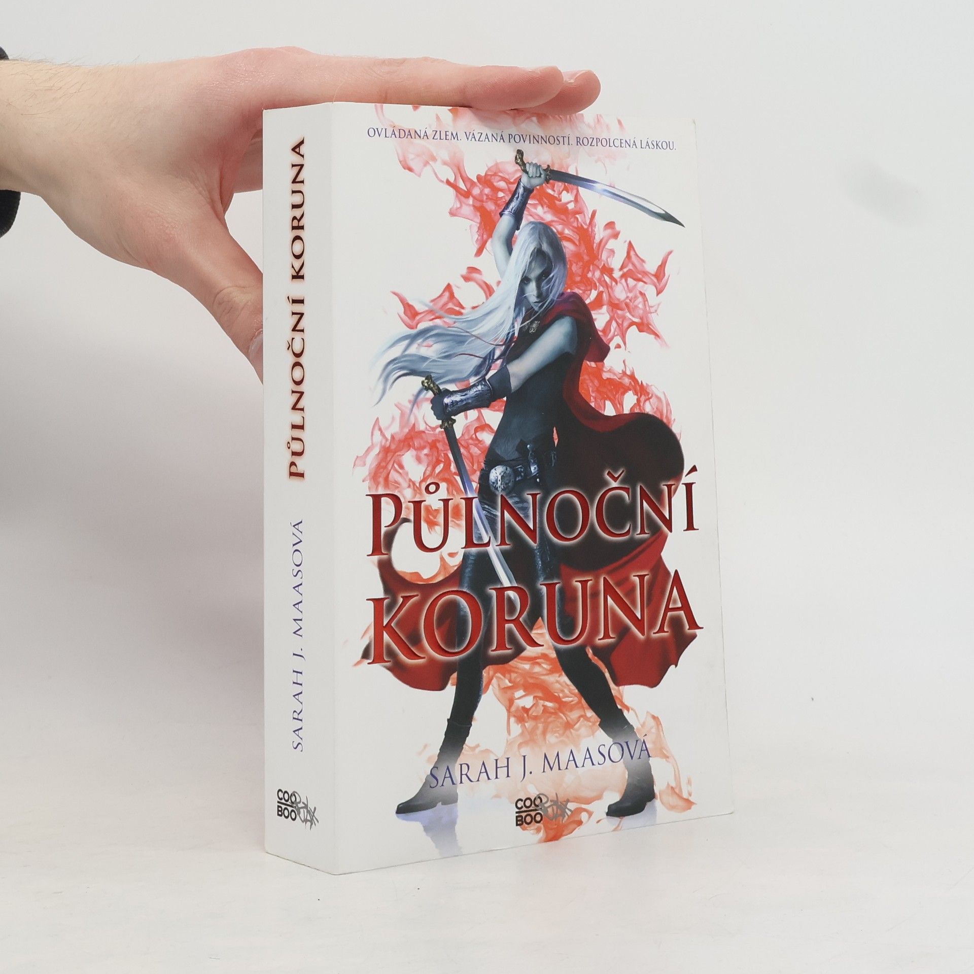 Sarah J. Maas Půlnoční koruna