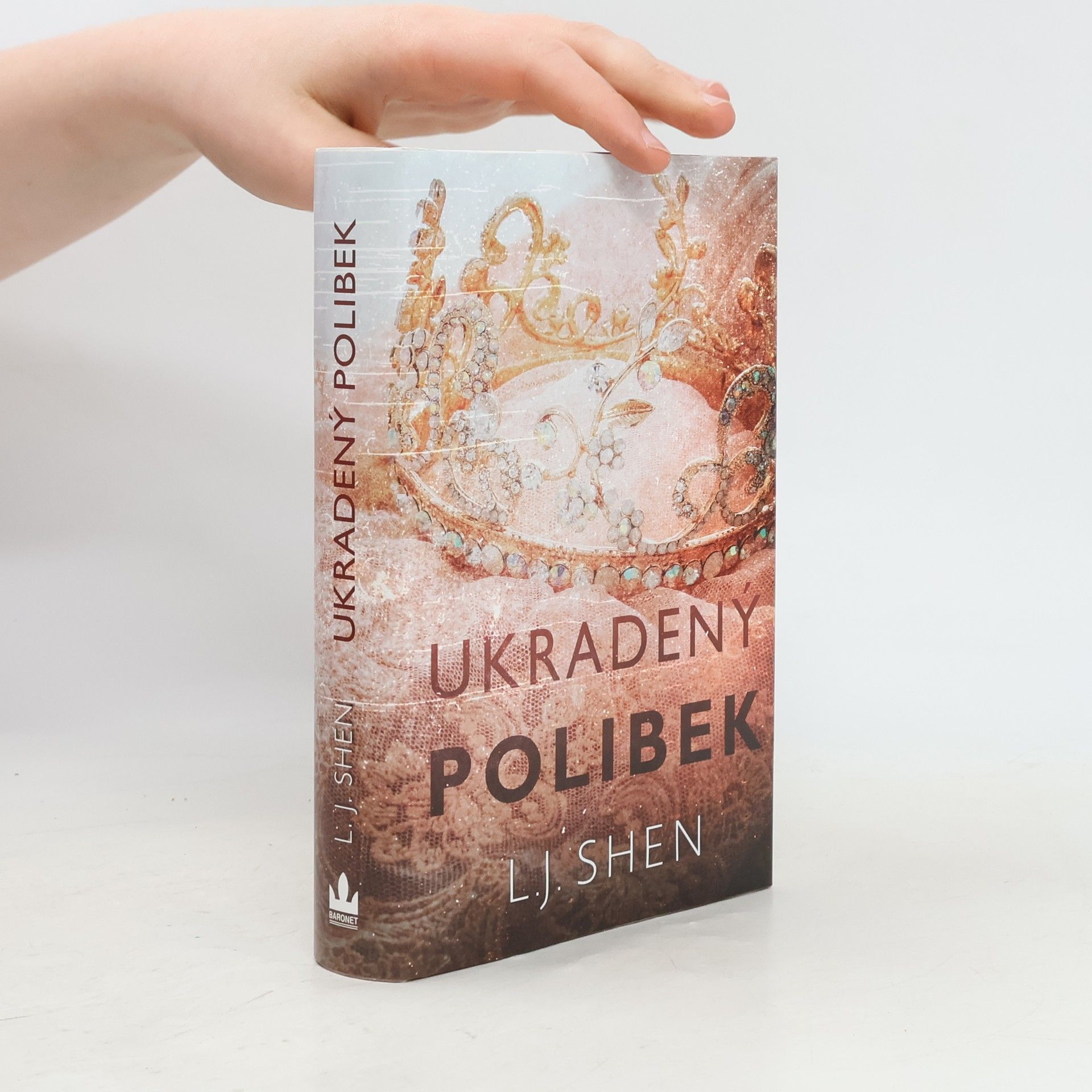 L. J. Shen Ukradený polibek
