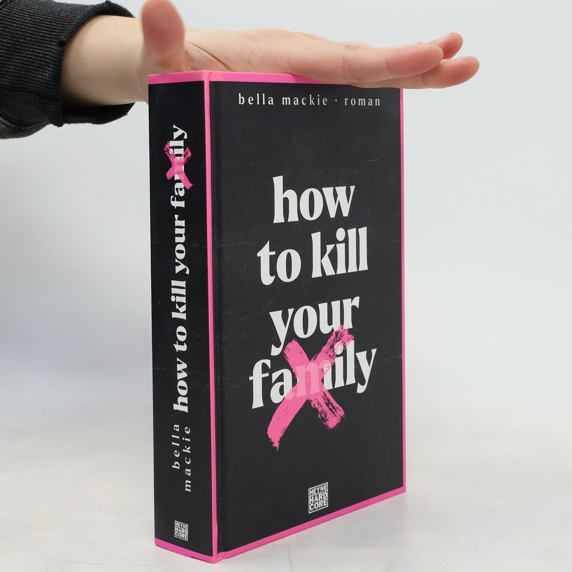 Bella Mackie How to Kill your Family