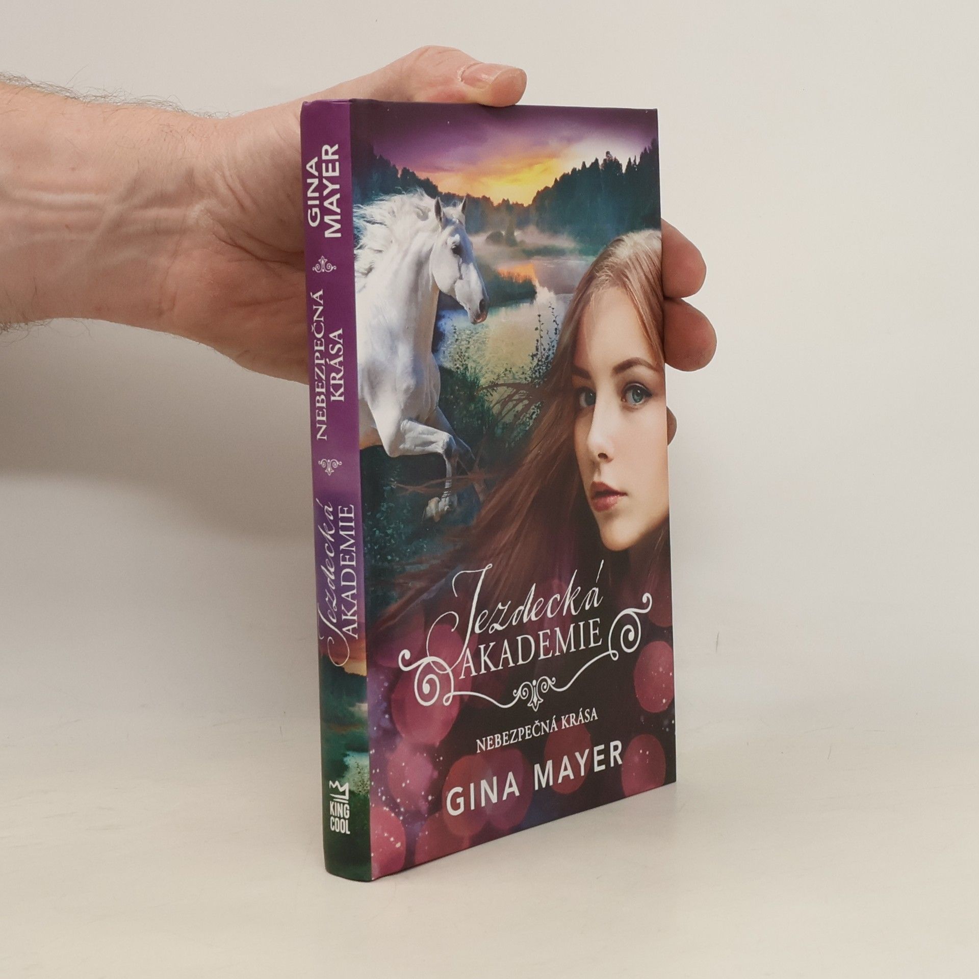 Đina Majer Jezdecká akademie - Nebezpečná krása