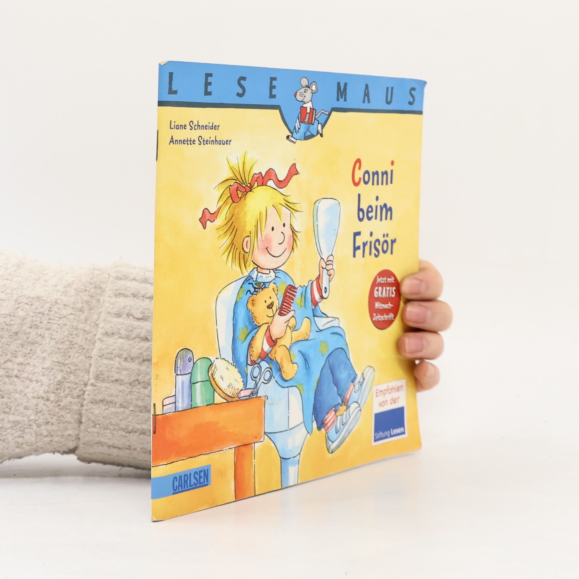 Liane Schneider Conni beim Frisör