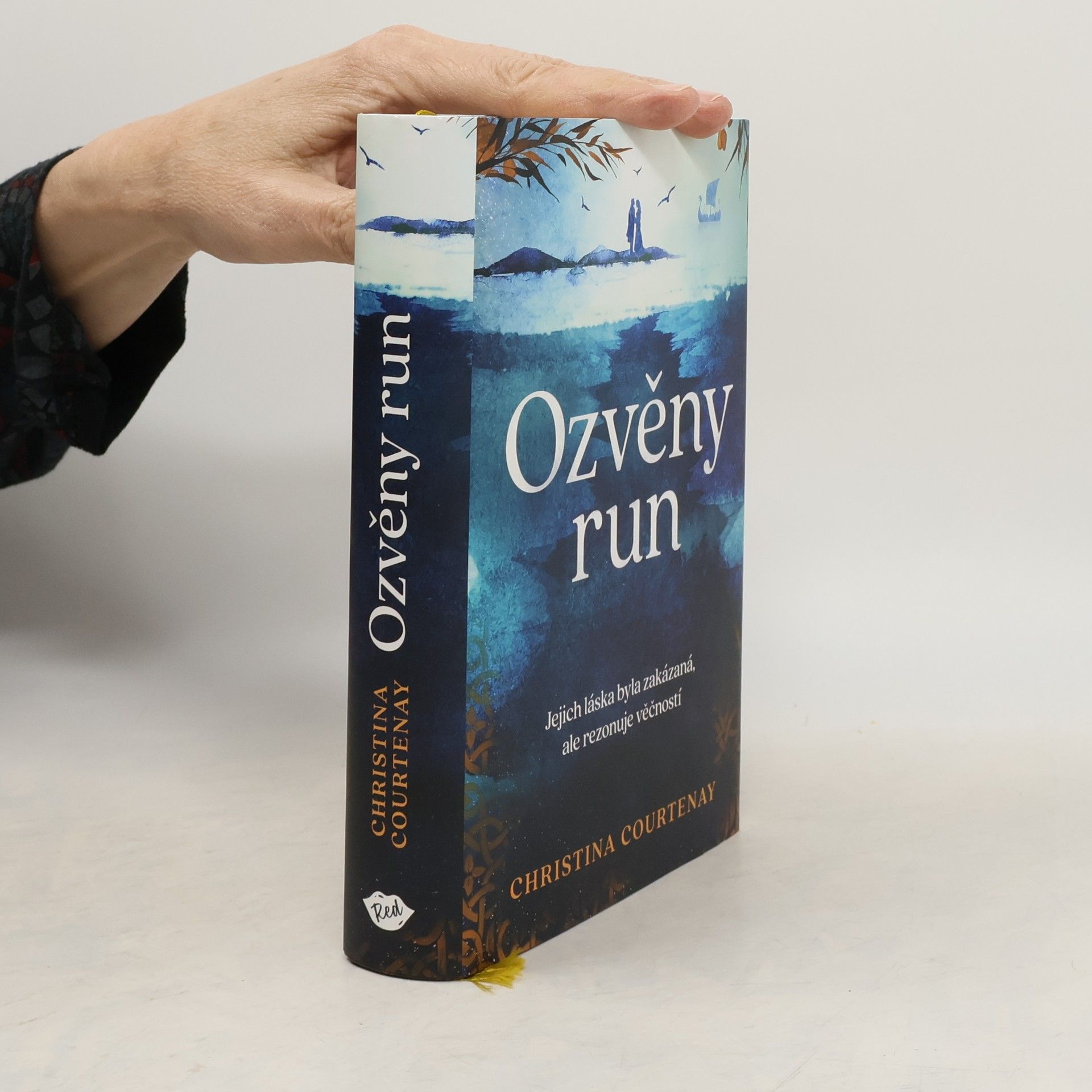 Christina Courtenay Ozvěny run