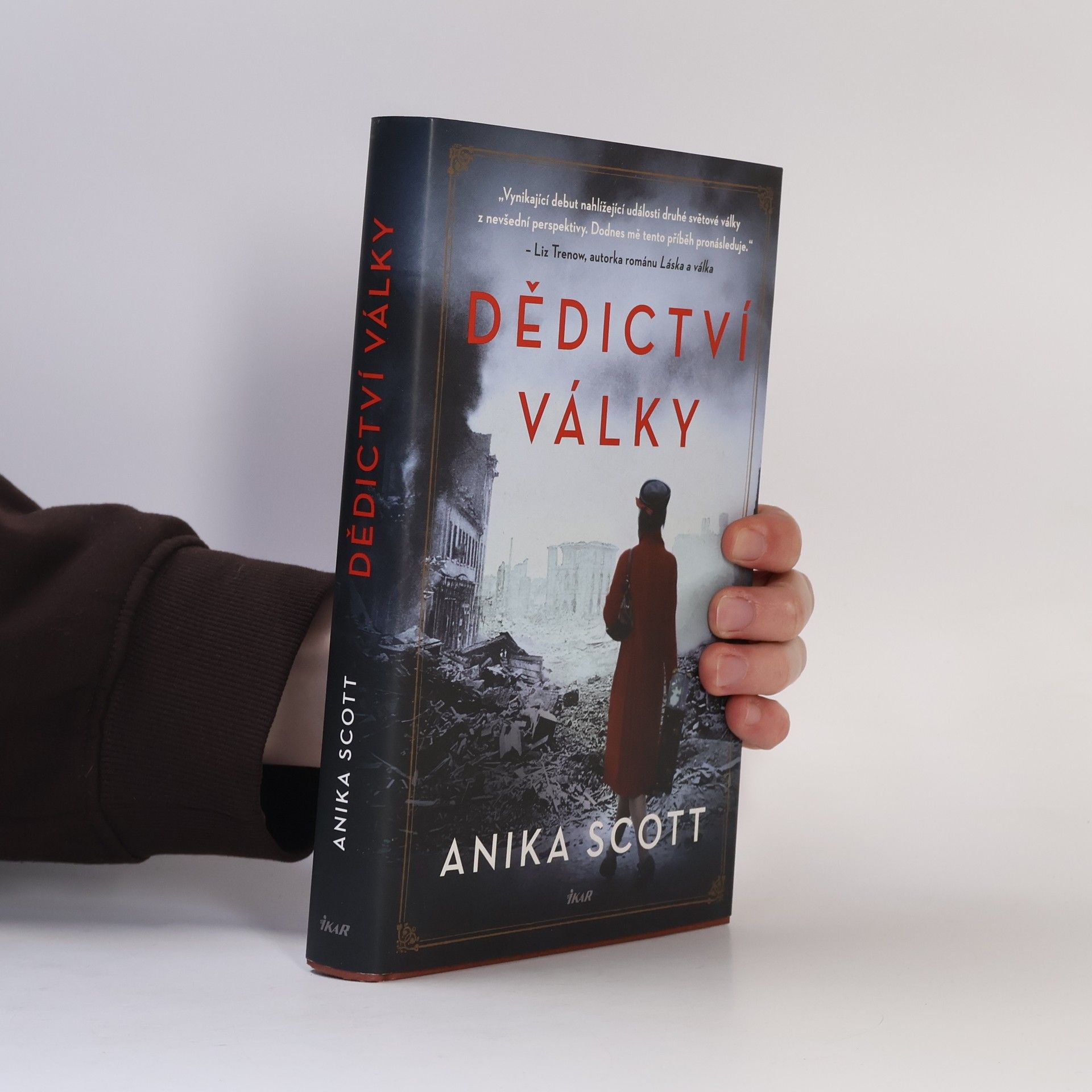 Anika Scott Dědictví války