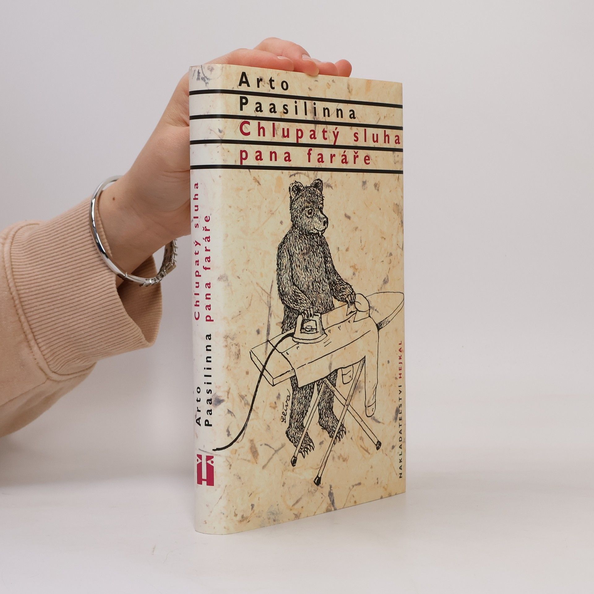 Arto Paasilinna Chlupatý sluha pana faráře