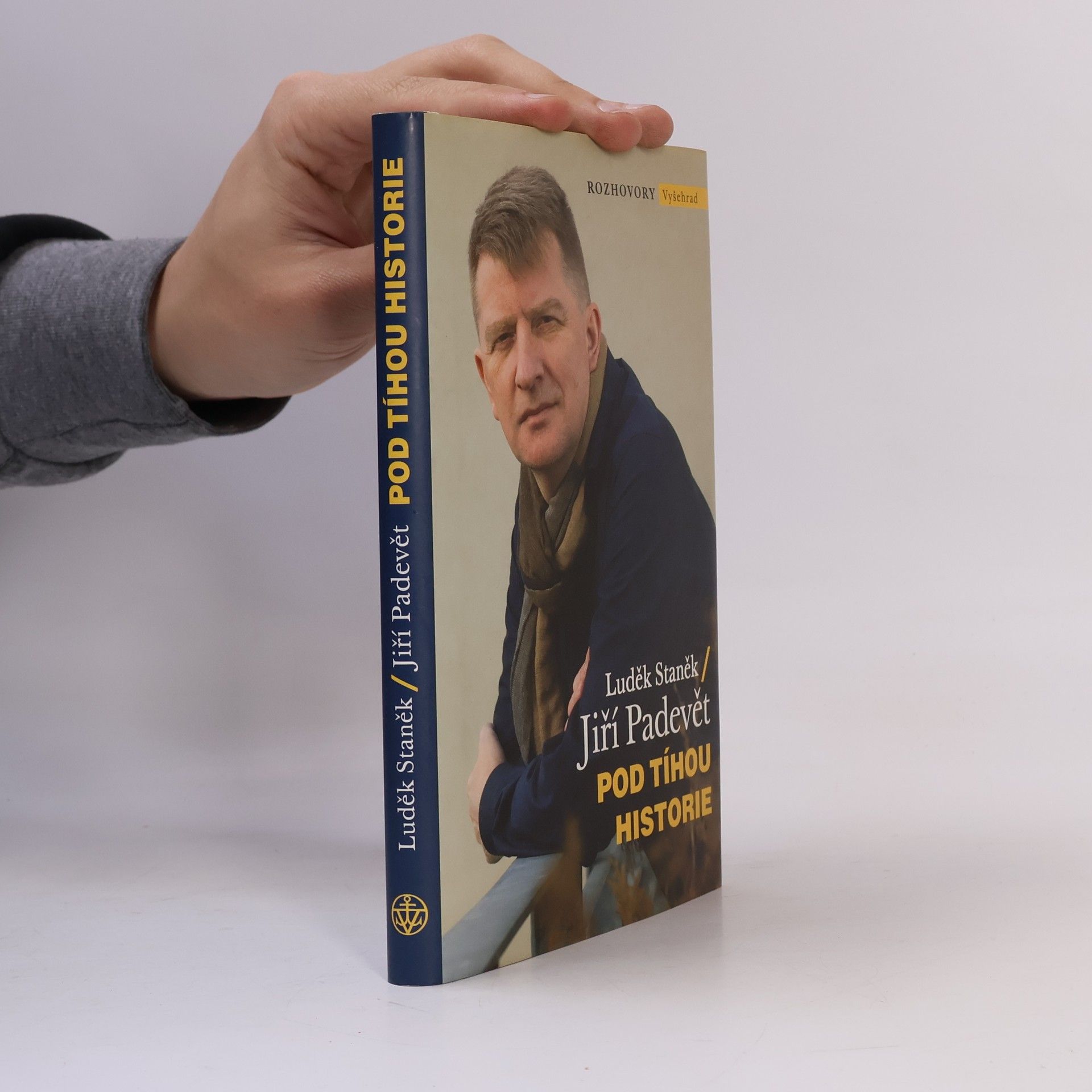 Luděk Staněk Pod tíhou historie