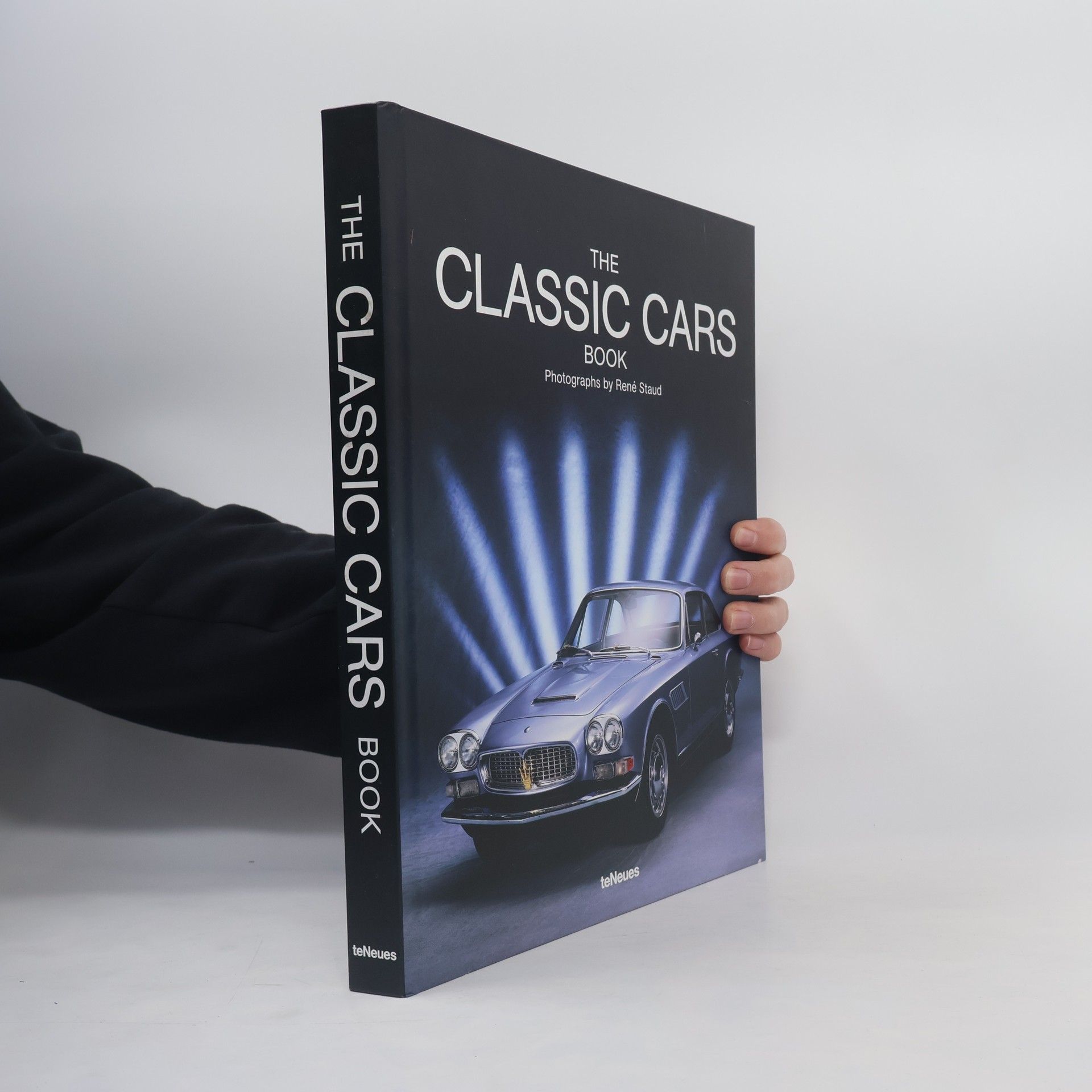The Classic Cars Book: Small Format Edition