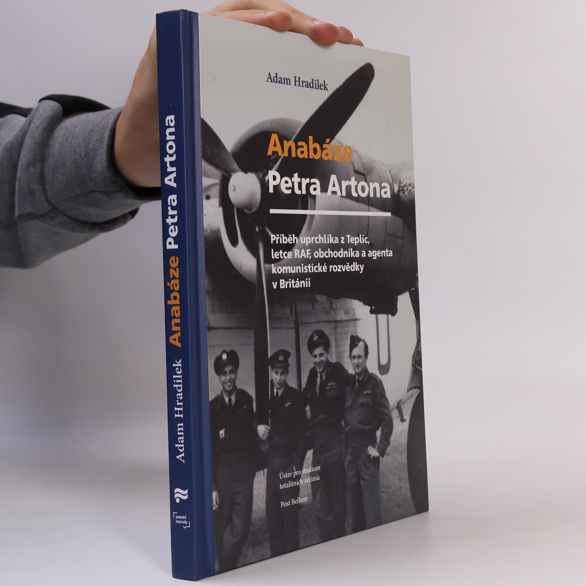 Adam Hradilek Anabáze Petra Artona