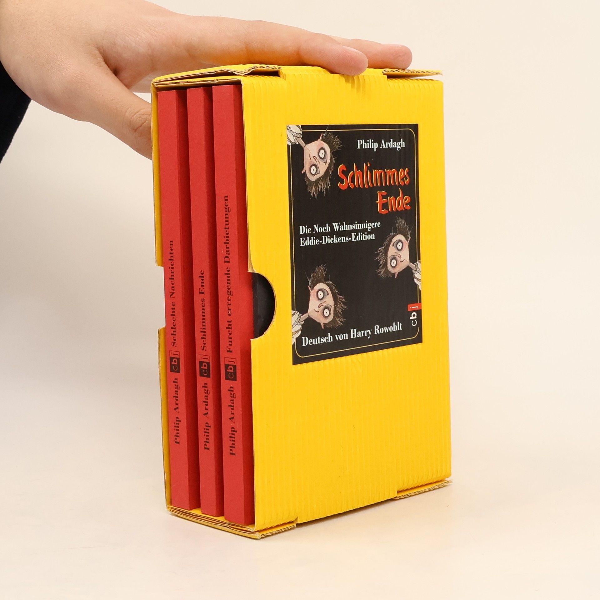 Schlechte nachrichten. Schlimmes Ende. Furcht erregende Darbietungen