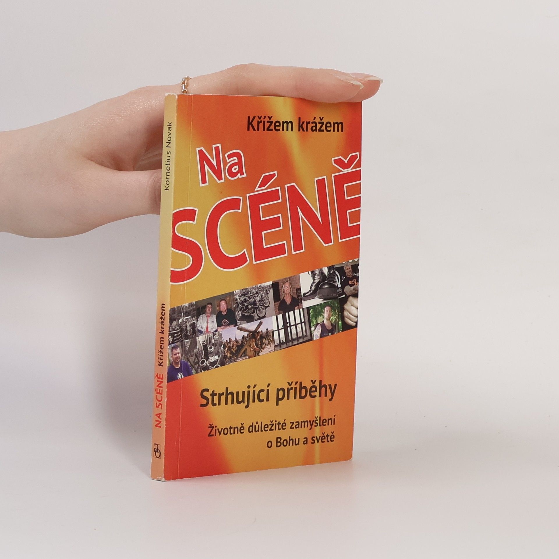 Kornelius Novak Křížem krážem na scéně