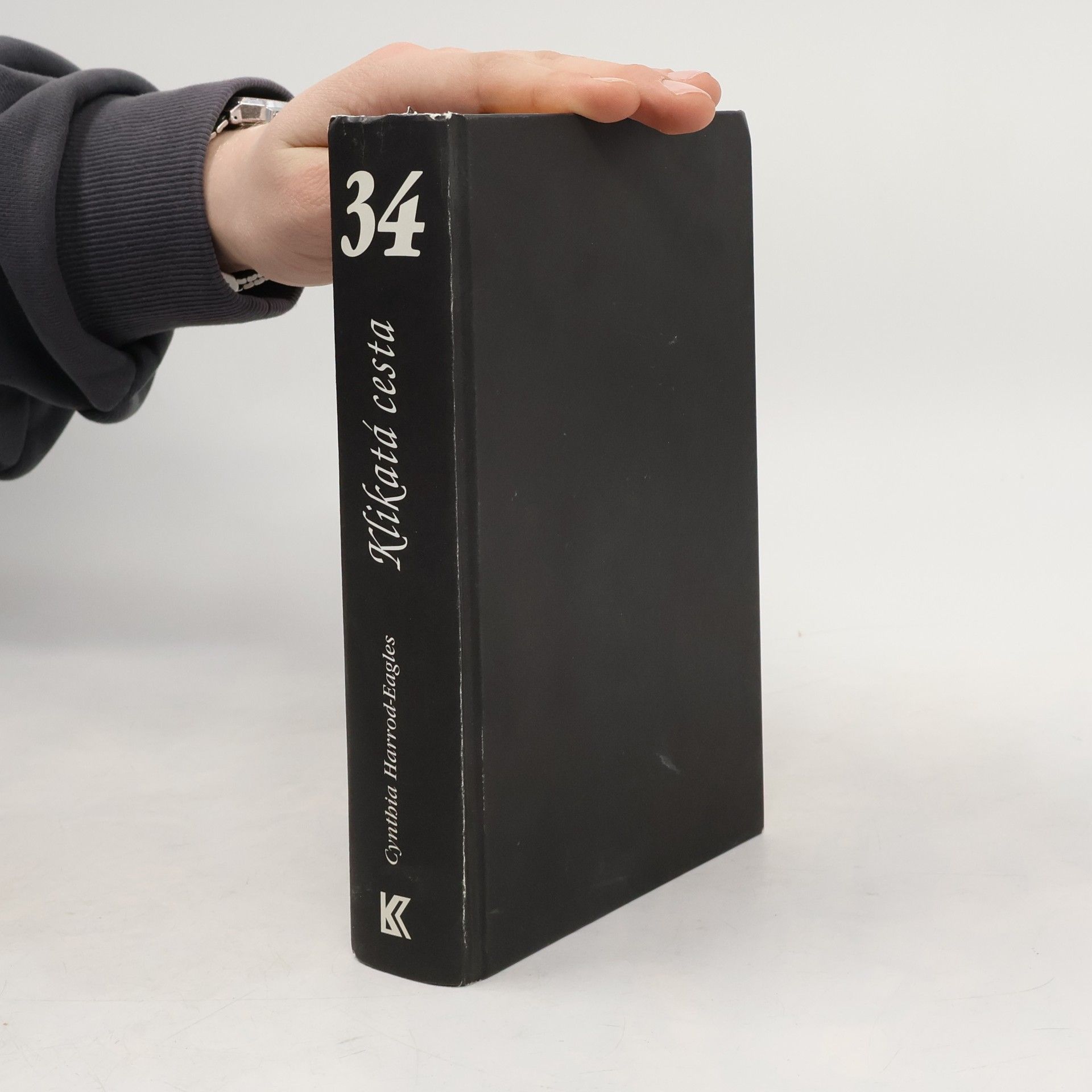 Cynthia Harrod-Eagles Klikatá cesta. Dynastie Morlandů 34