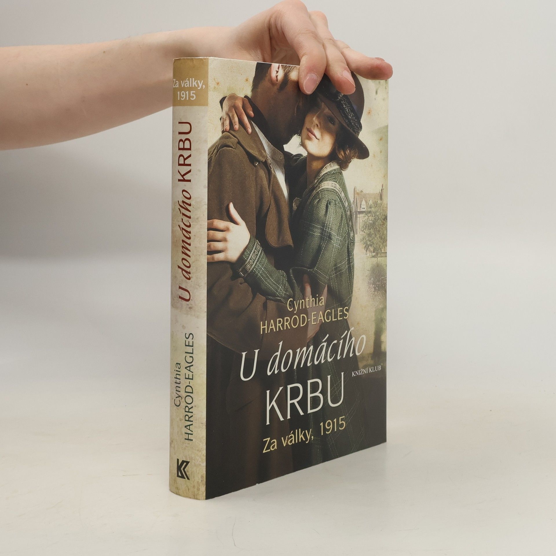 Cynthia Harrod-Eagles U domácího krbu. Za války, 1915. Za války 2