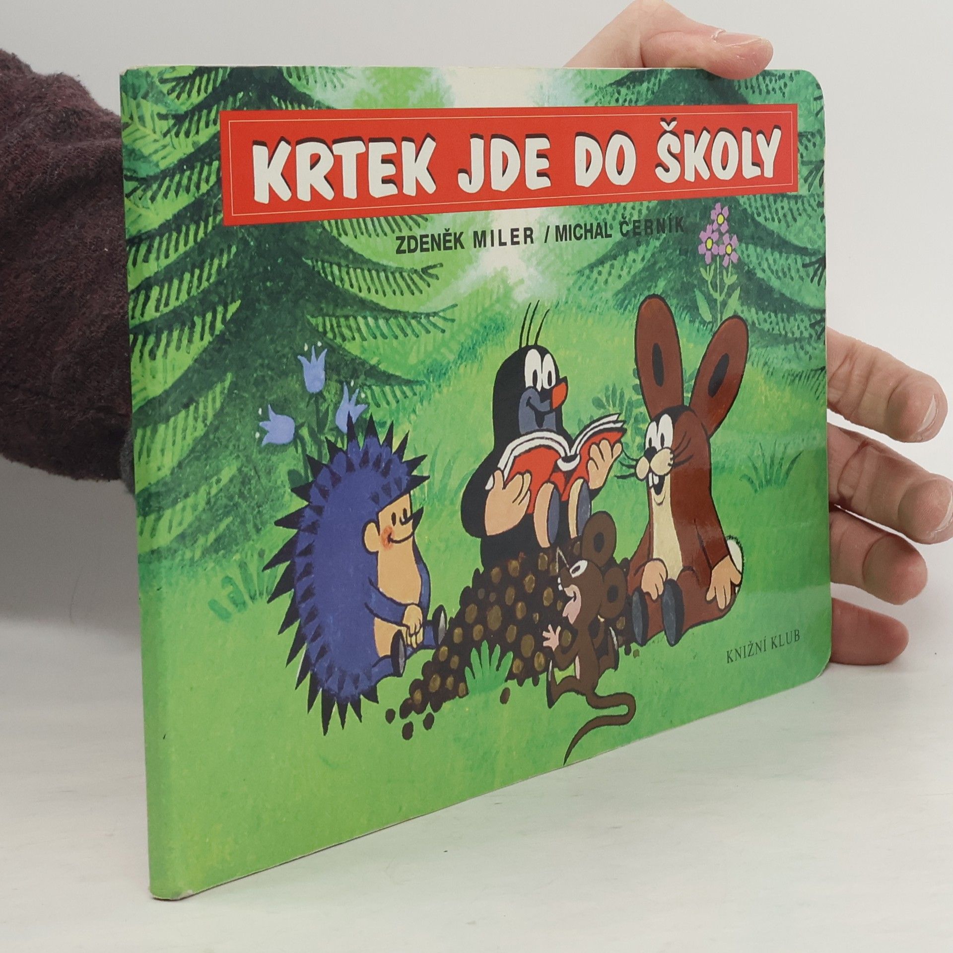 Zdeněk Miler Krtek jde do školy