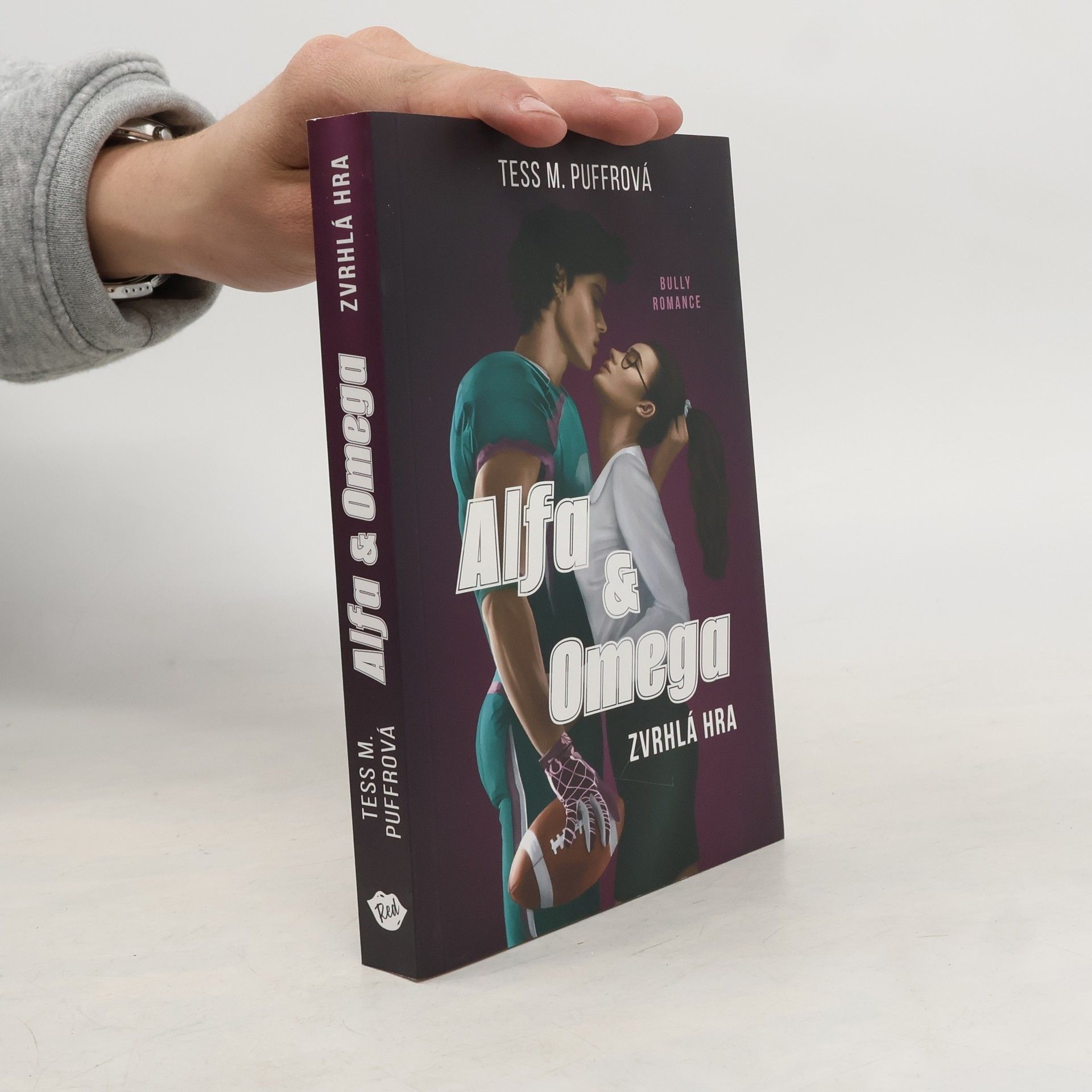 Tess M. Puffrová Alfa & Omega. Zvrhlá hra