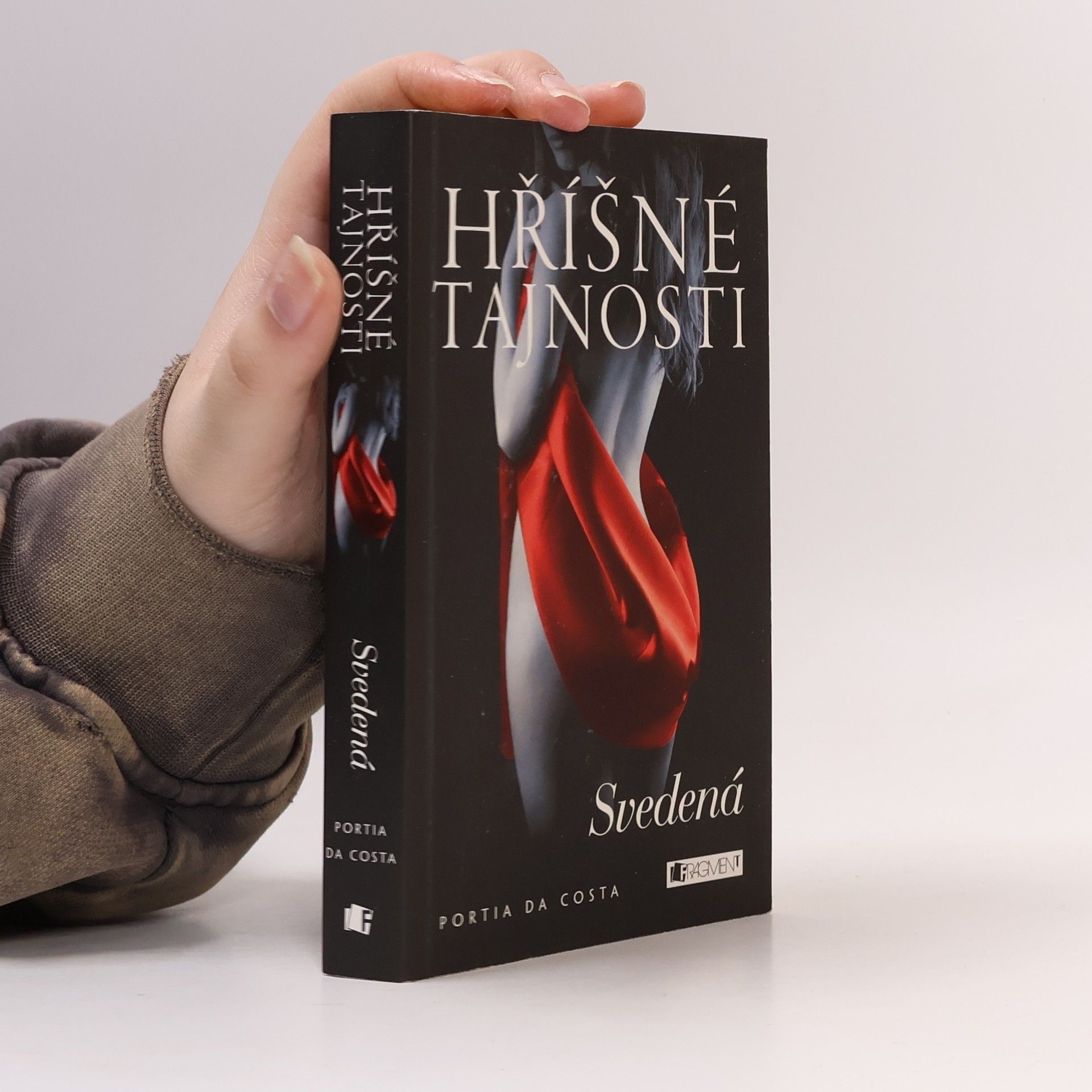 Portia Da Costa Hříšné tajnosti. Svedená