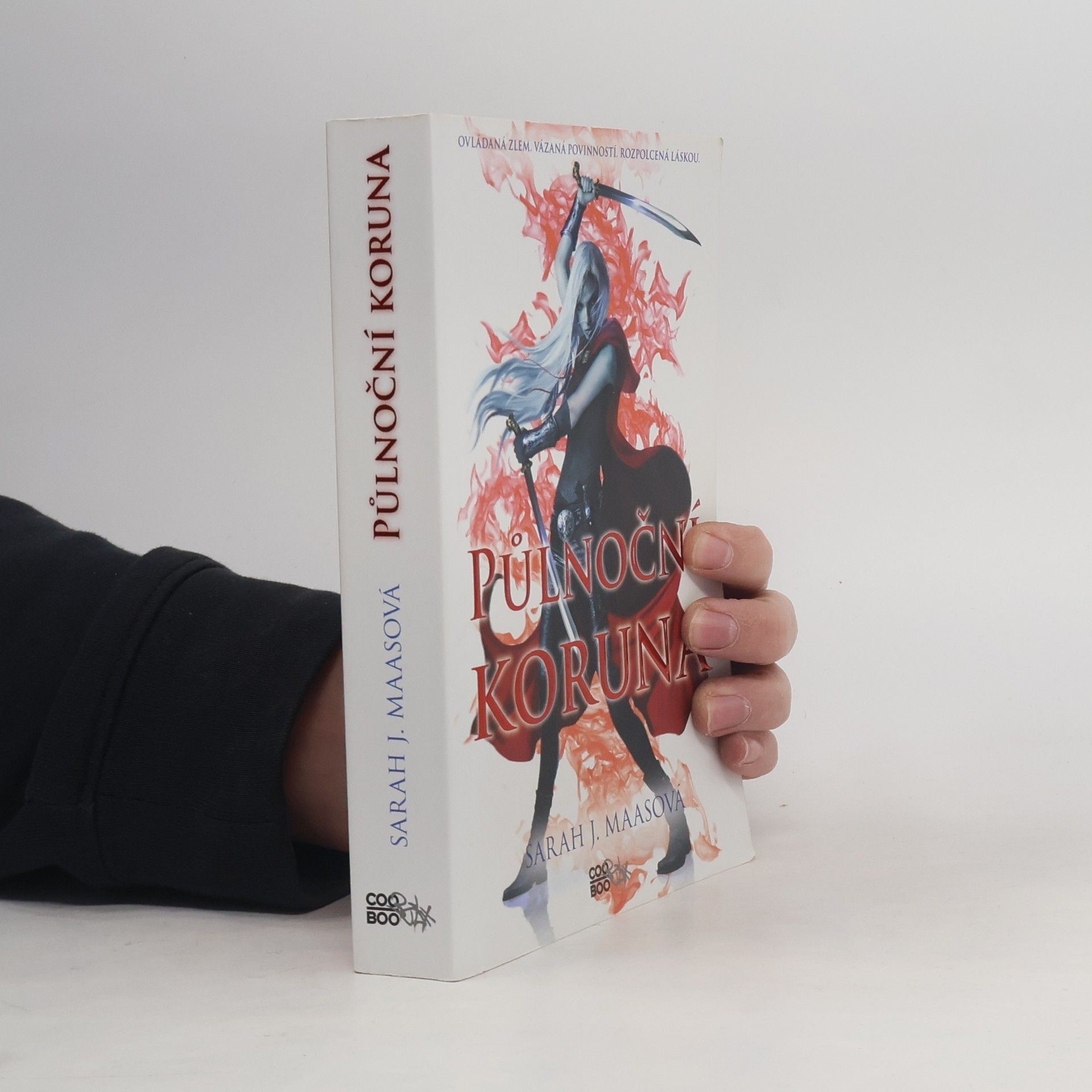 Sarah J. Maas Půlnoční koruna