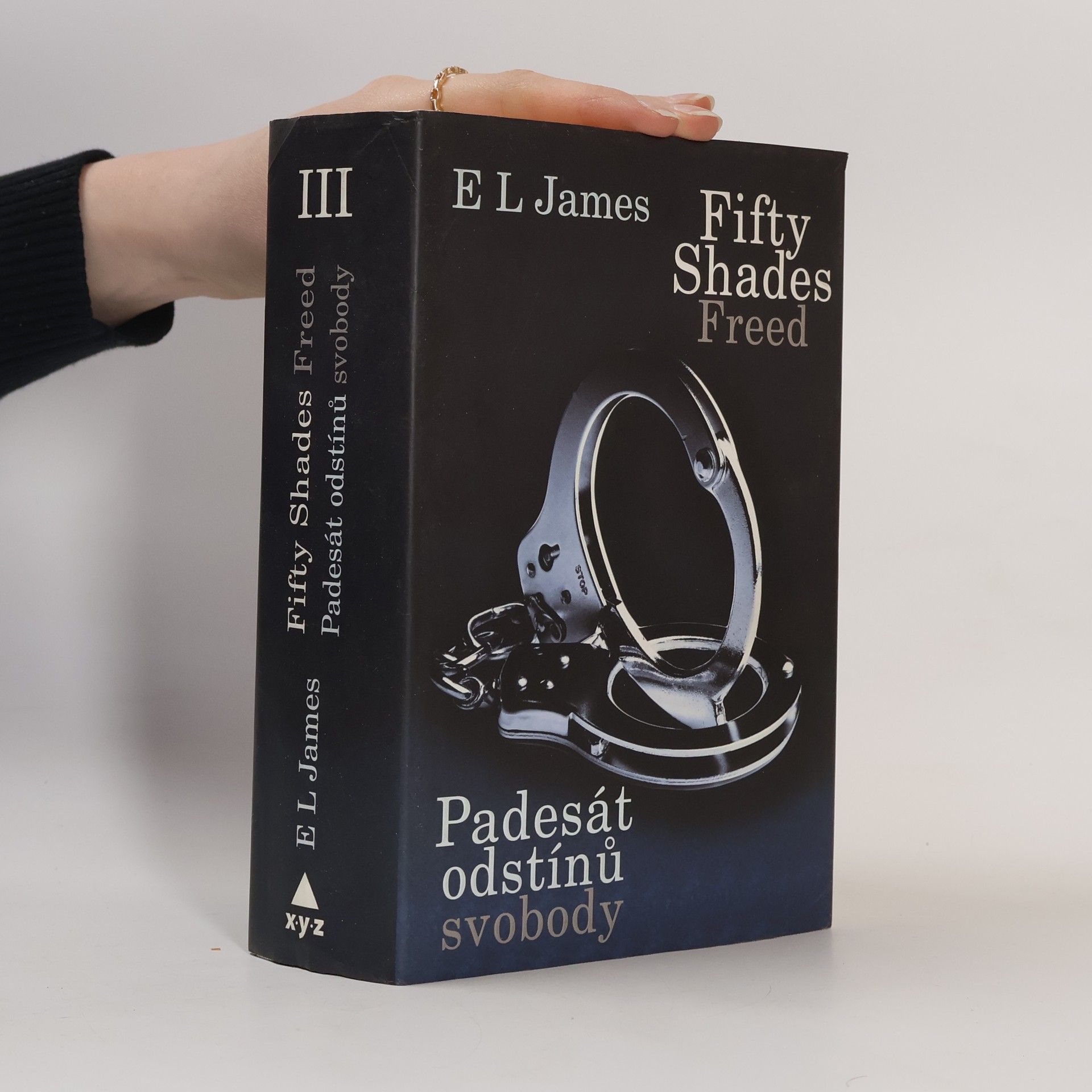 E. L. James Padesát odstínů svobody