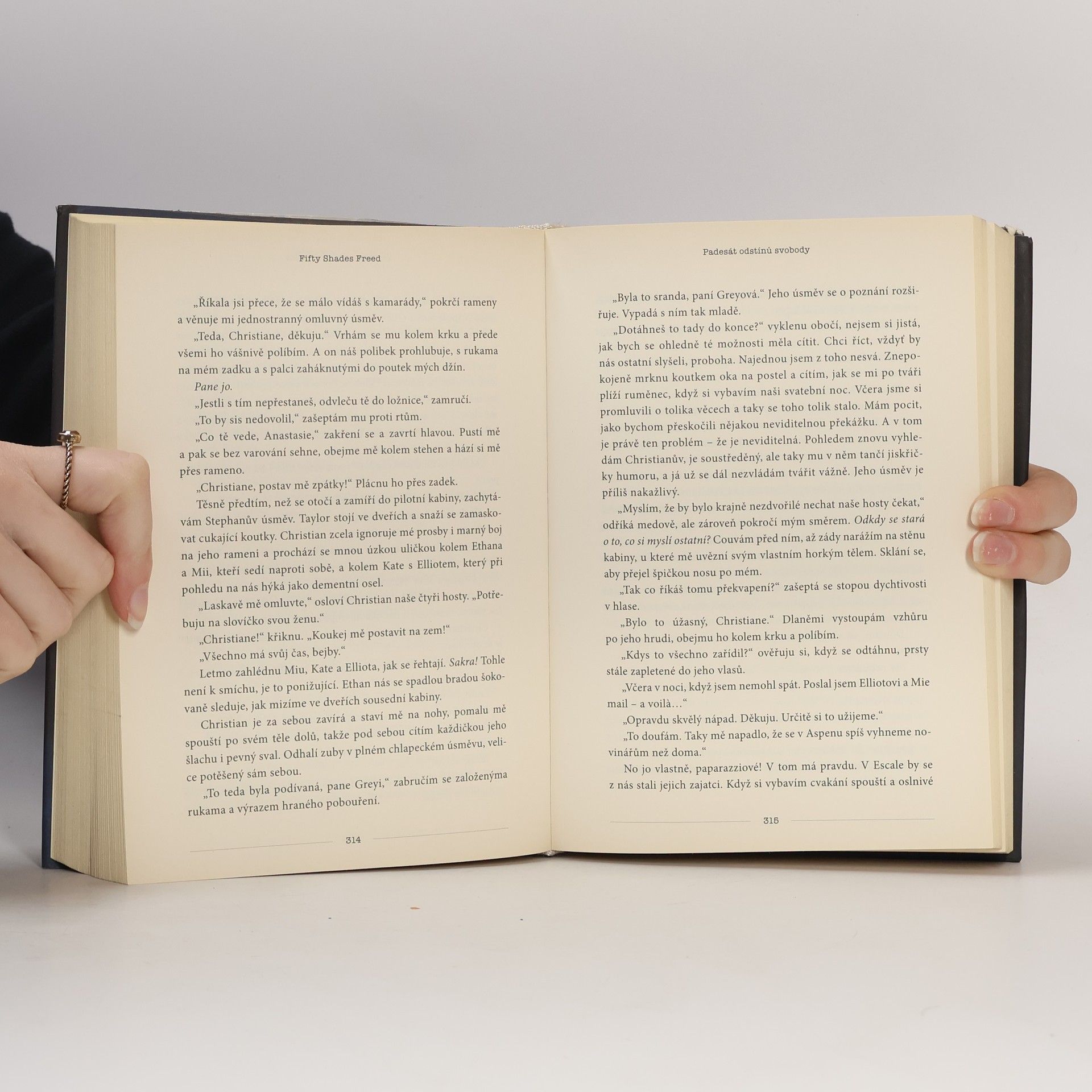 E. L. James Padesát odstínů svobody
