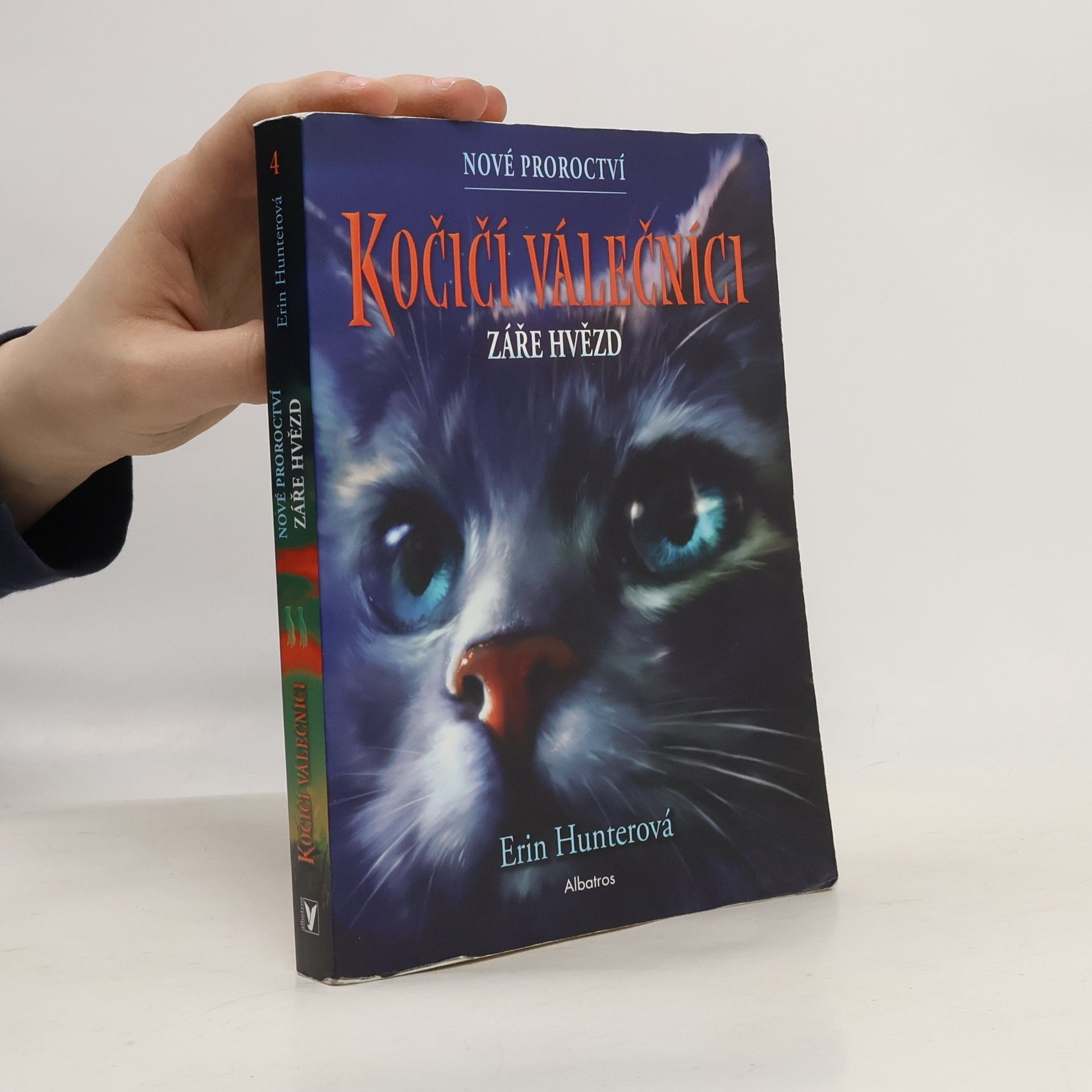 Erin Hunter Kočičí válečníci : nové proroctví. Záře hvězd