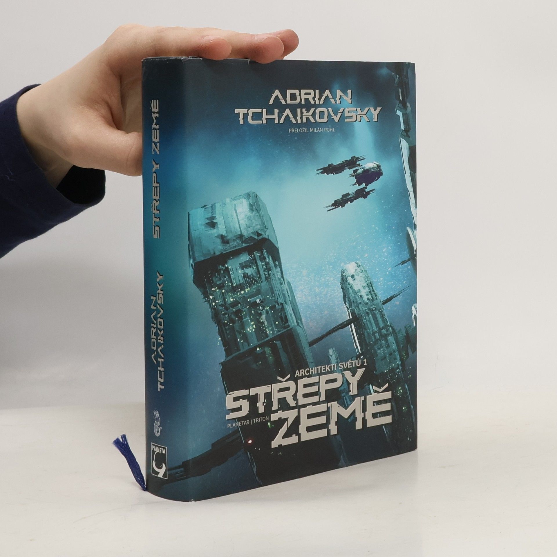 Adrian Tchaikovsky Architekti světů 1. Střepy Země