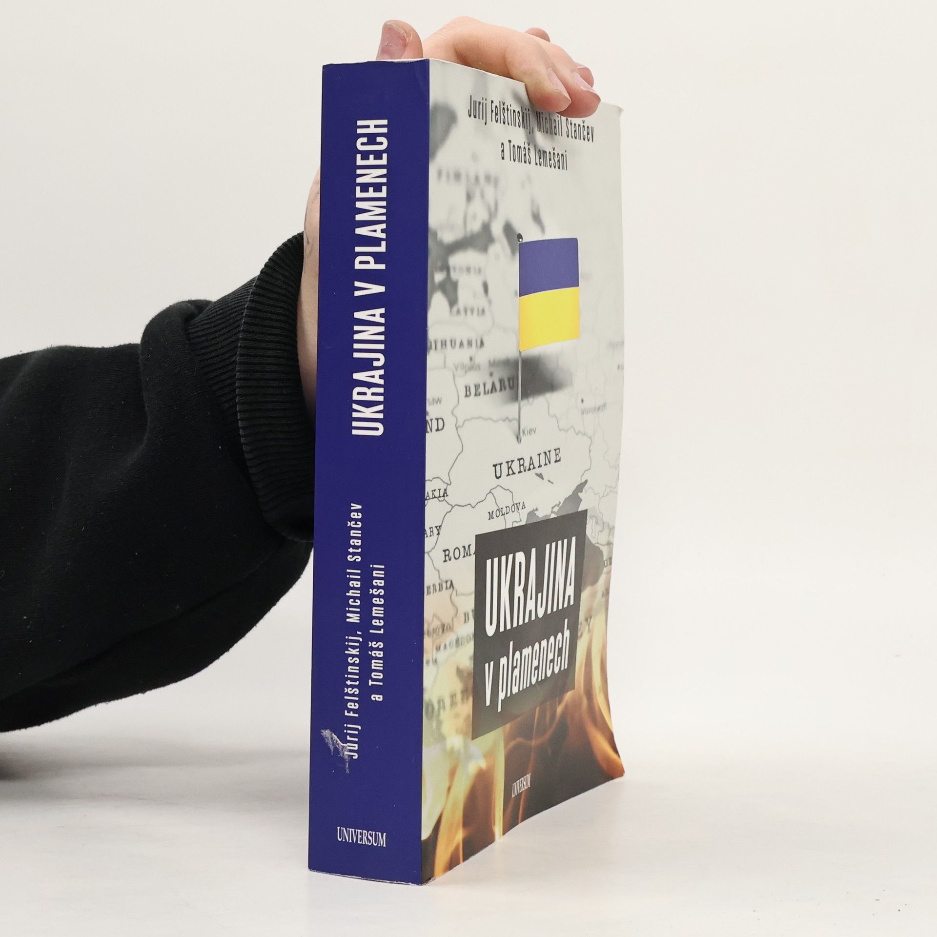 Autorenkollektiv Ukrajina v plamenech