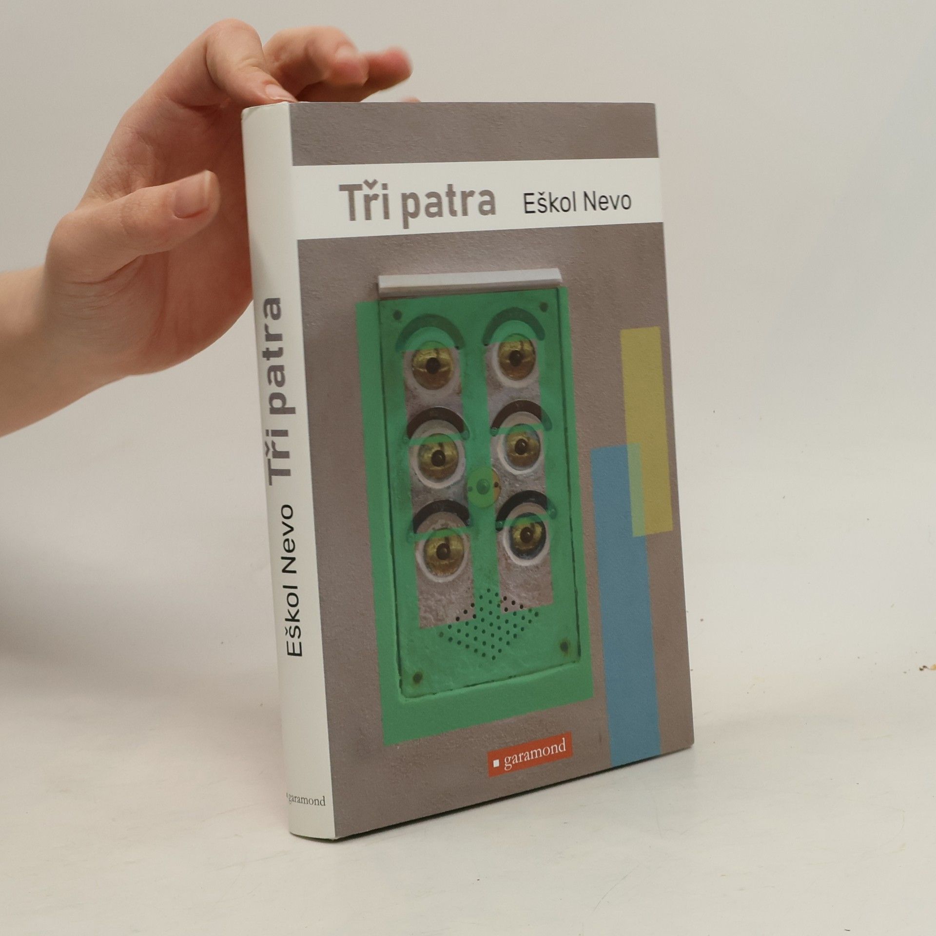 Eshkol Nevo Tři patra